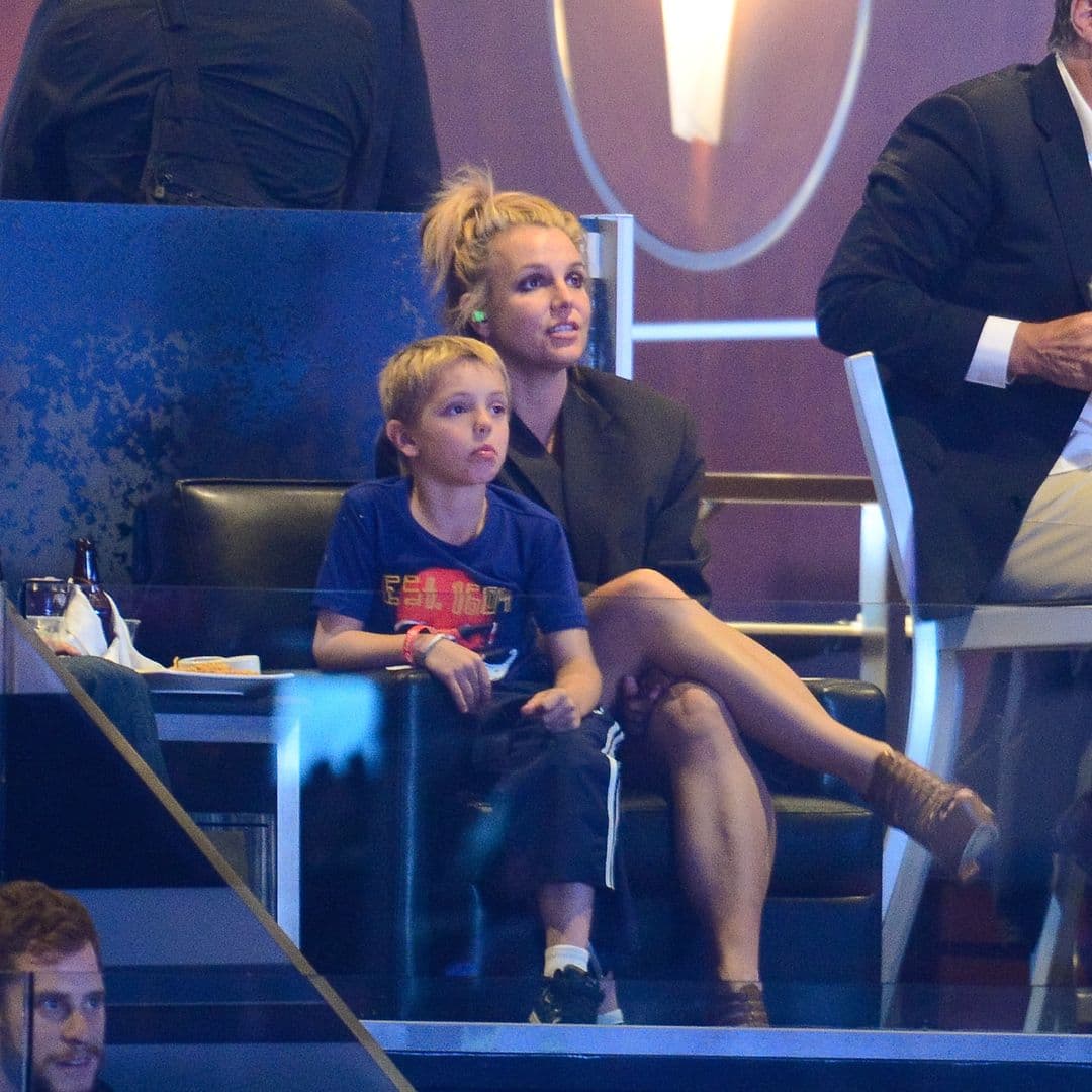 Britney Spears Siente que 'Fracasó como Madre' y Lanza Duras Críticas contra sus Padres