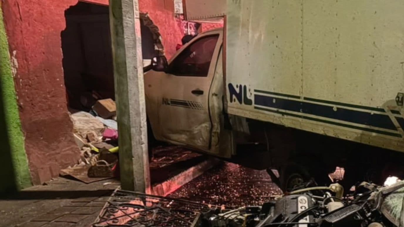 El accidente se registró en la calle Emiliano Zapata en la colonia San Miguel.
