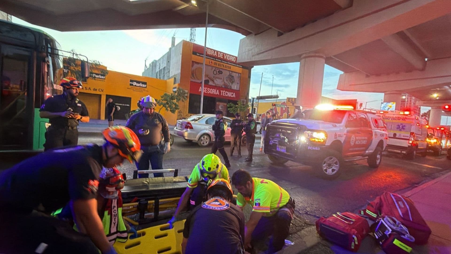 Cae Hombre de Metro en Monterrey