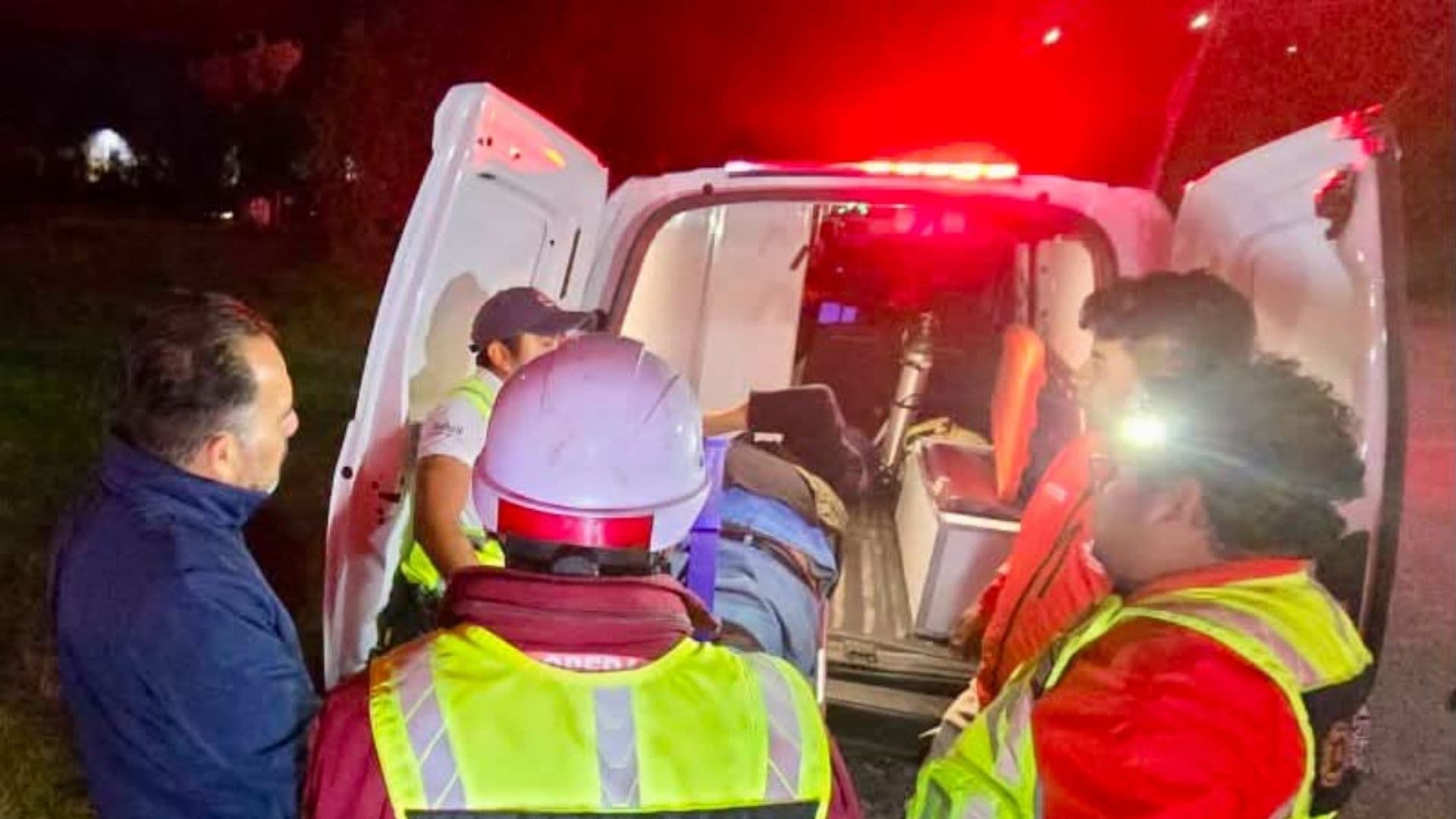 Hombre Lesionado Caída Canal Aguas Pluviales Sanctorum Cuautlancingo Puebla