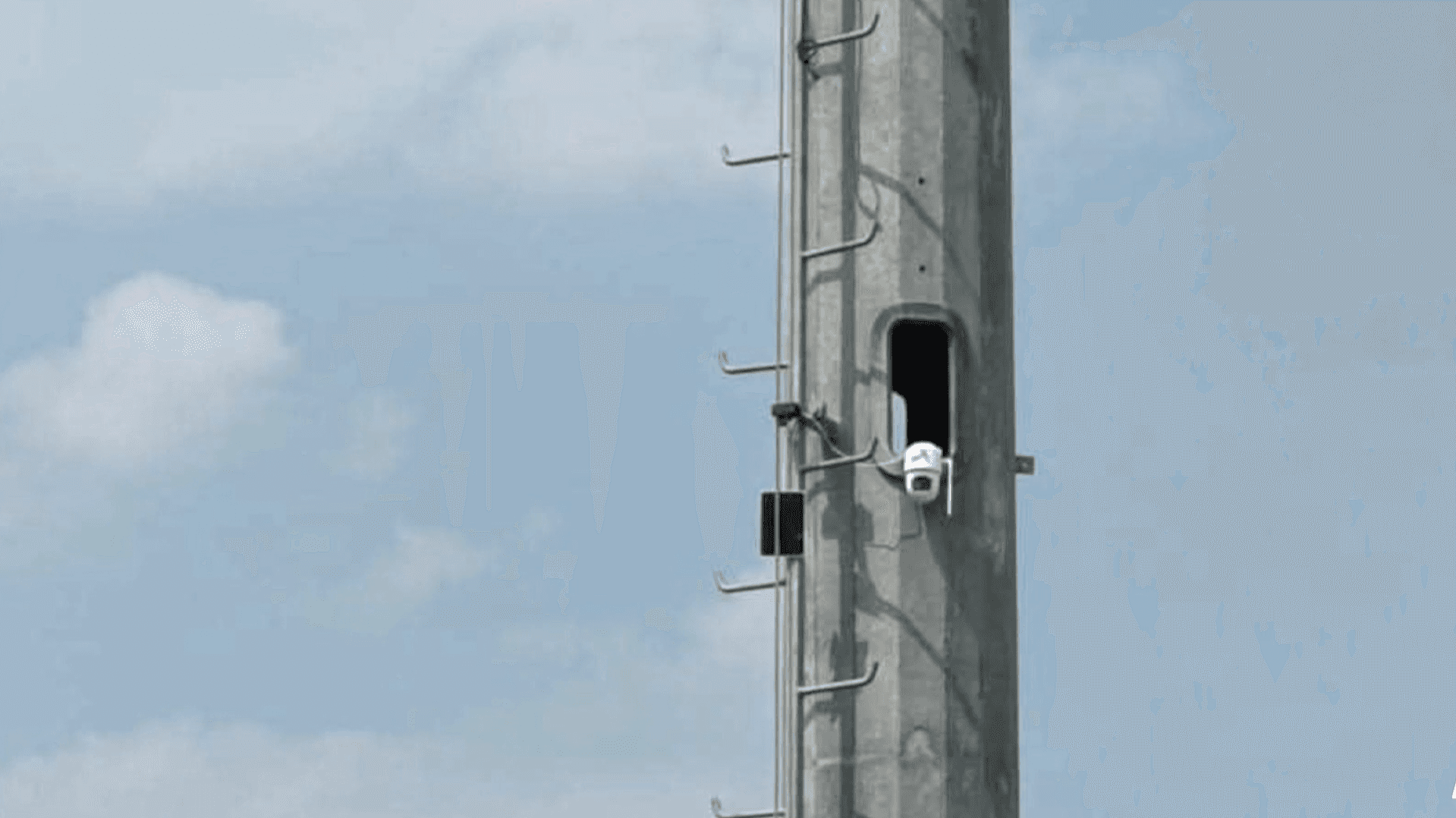 Guardia Estatal en Reynosa Asegura Cámaras de Seguridad Instaladas en Vía Pública