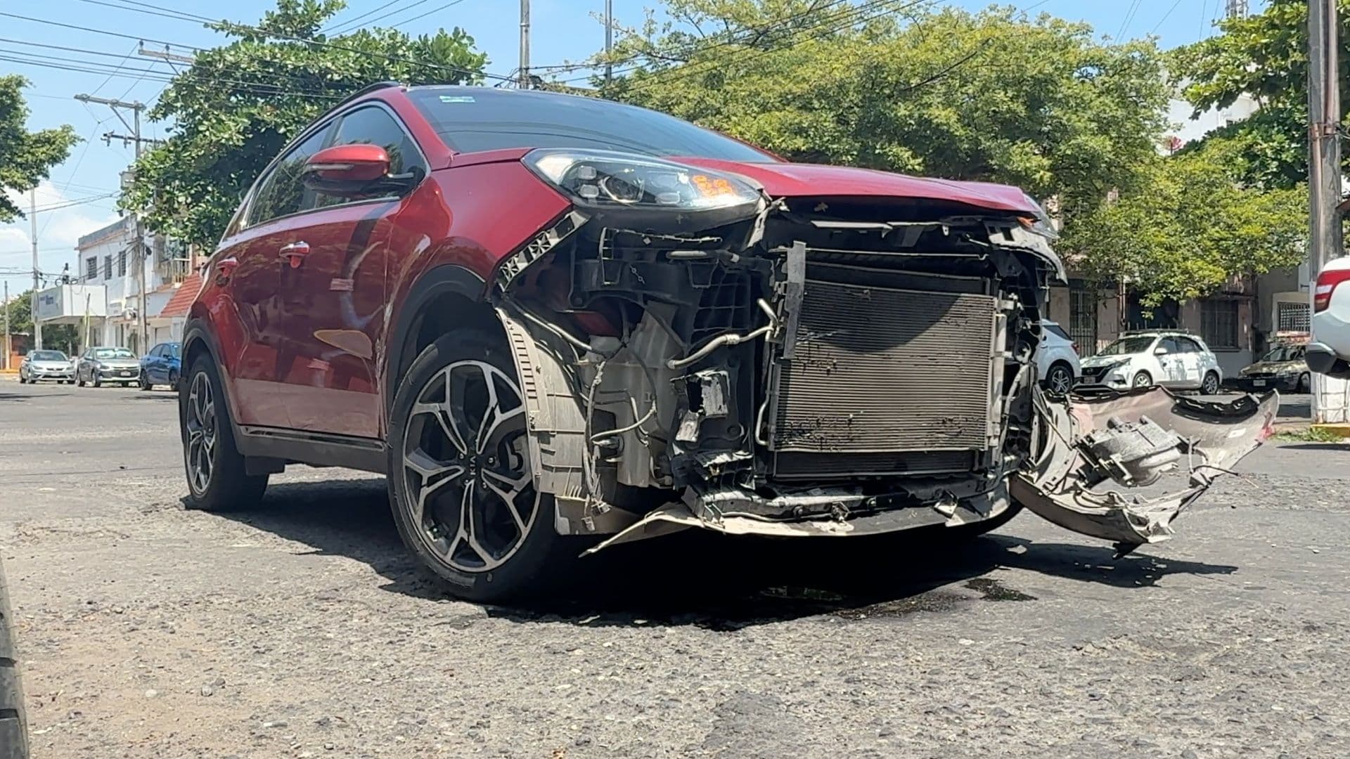 Choque entre turistas y taxi en Centro Histórico de Veracruz