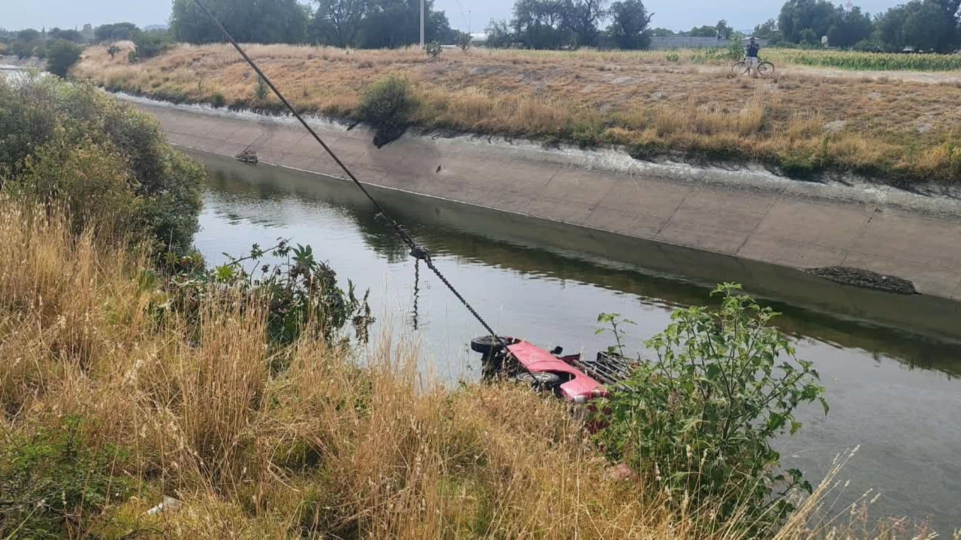 Durante más de un mes el vehículo de carga estuvo bajo el agua.