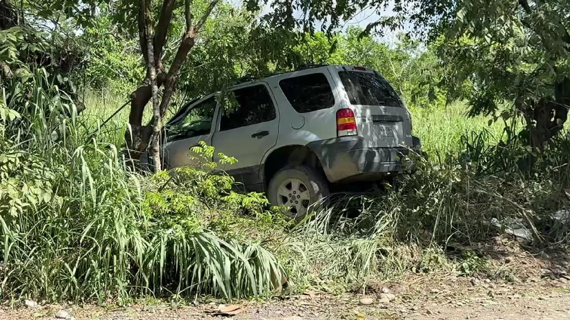 Conductor Pierde el Control de su Unidad y Sale del Camino en Tuxpan, Veracruz
