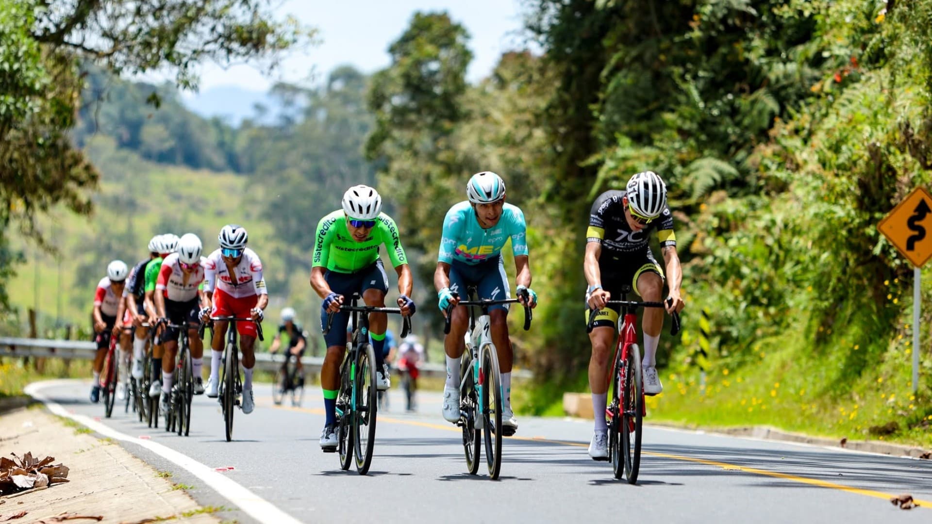 La decisión de suspender la competencia se debió a que no querían afectar la movilidad en carreteras colombianas.