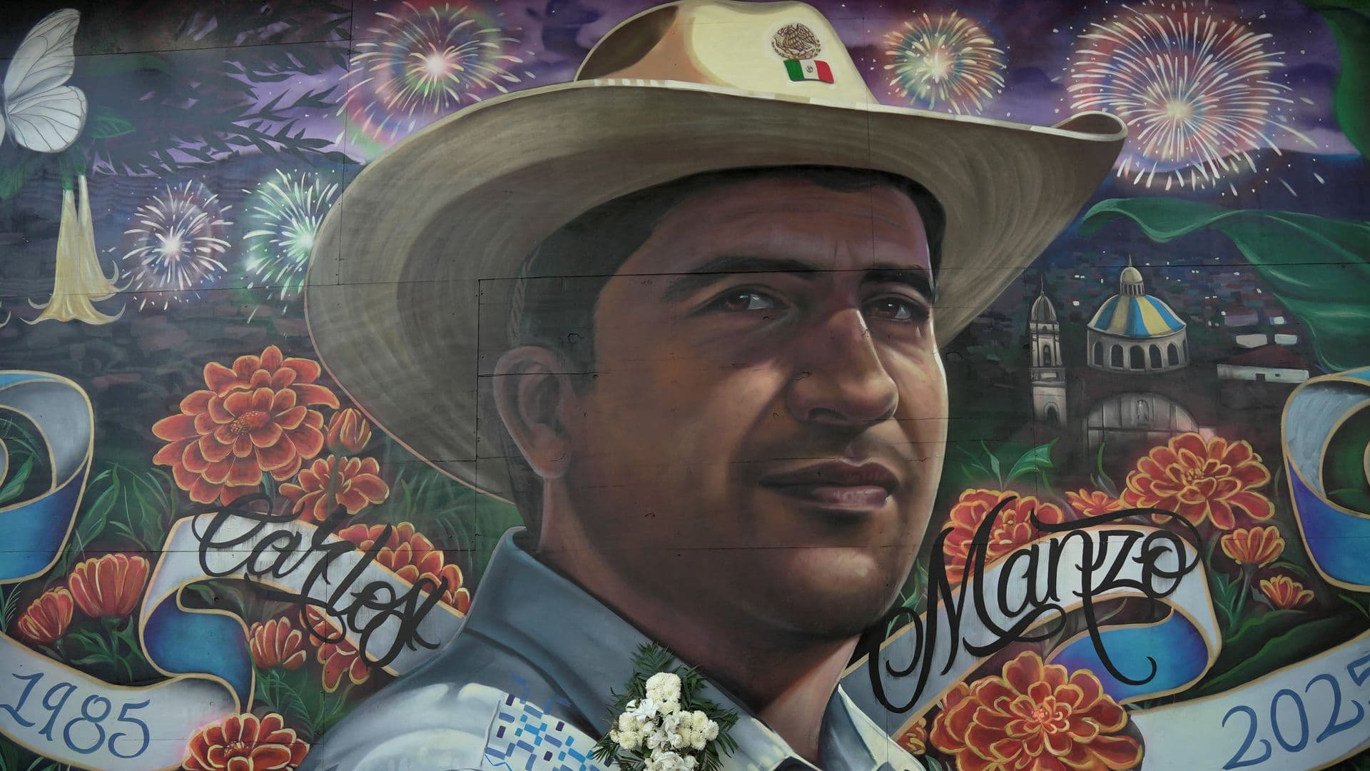 Mural en memoria de Carlos Manzo