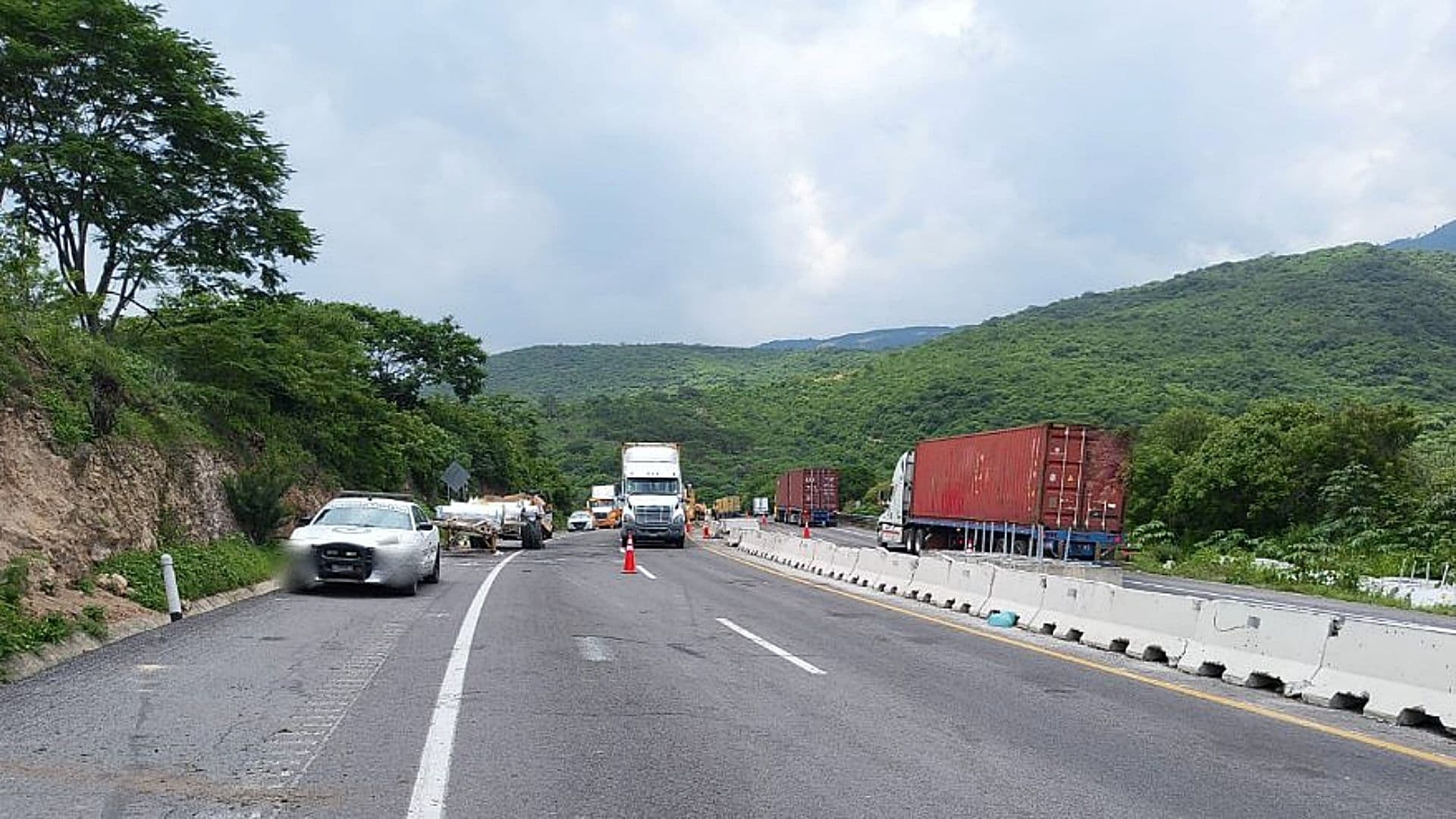 Accidente en la carretera Acatlán de Juárez-Colima, municipio Usmajac, el 15 de julio de 2026- Foto: X @GN_Carreteras