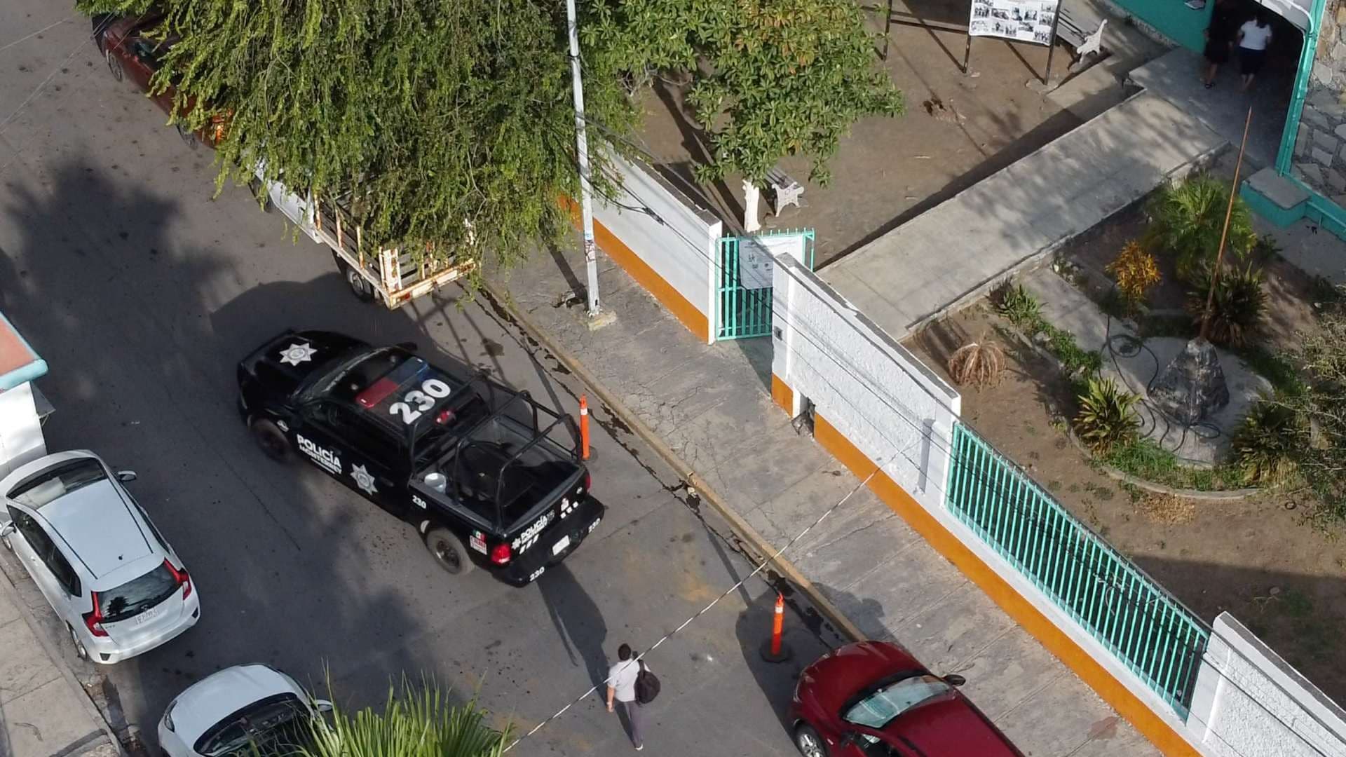 Policía de Monterrey en Secundaria Número 7