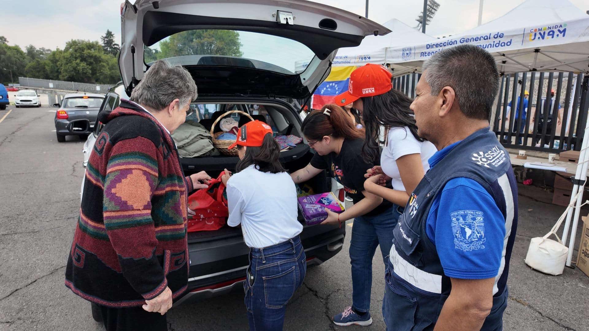 La UNAM abrió un centro de acopio en beneficio de las víctimas de los terremotos en Venezuela