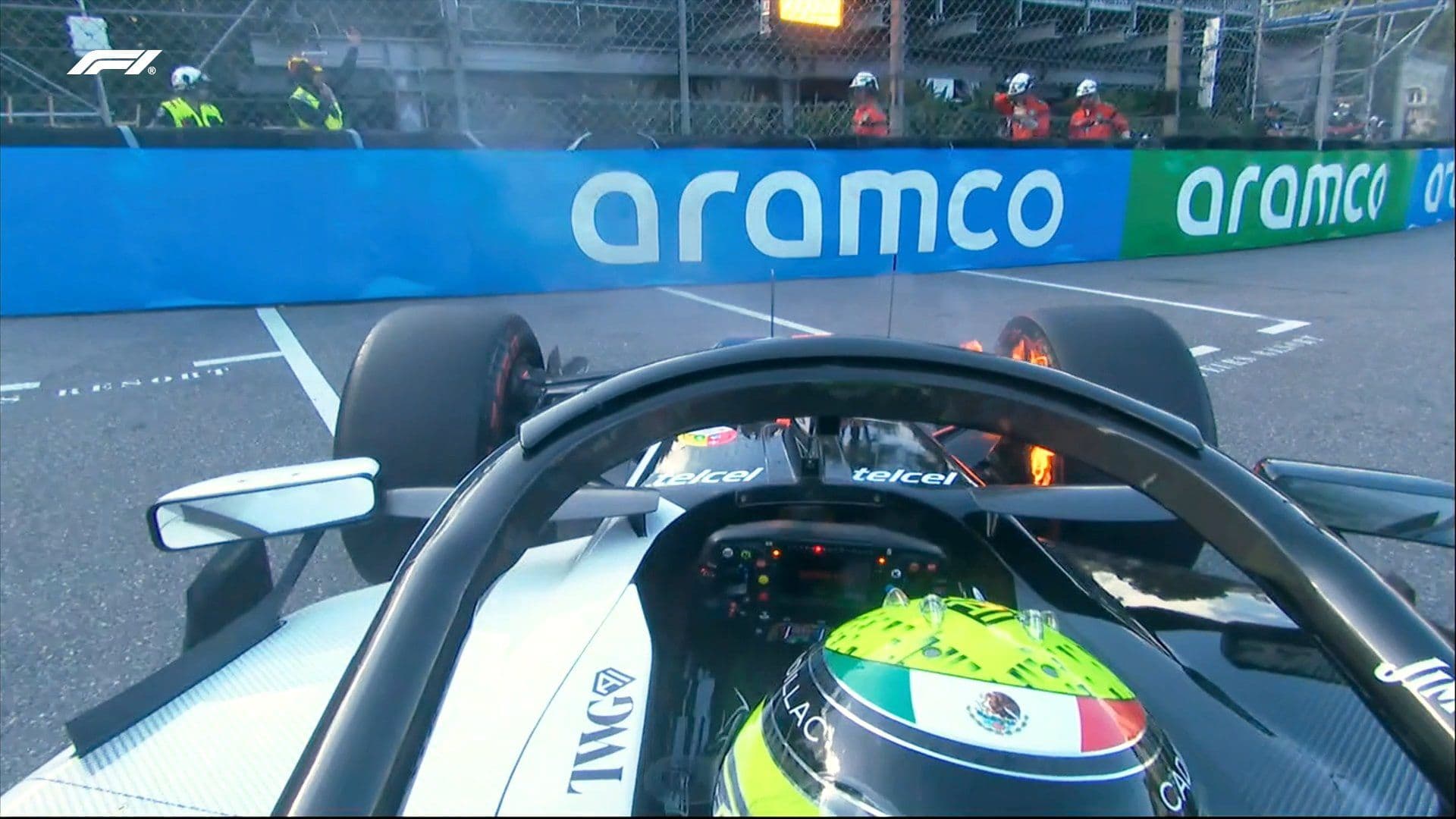 Se Incendió Auto de Checo Pérez en F1 Hoy: Video del Momento en que Sale Fuego