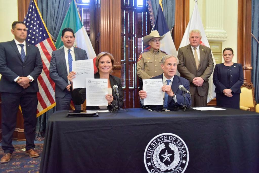 Maru Campos y Greg Abbott muestran acuerdo entre Chihuahua y Texas