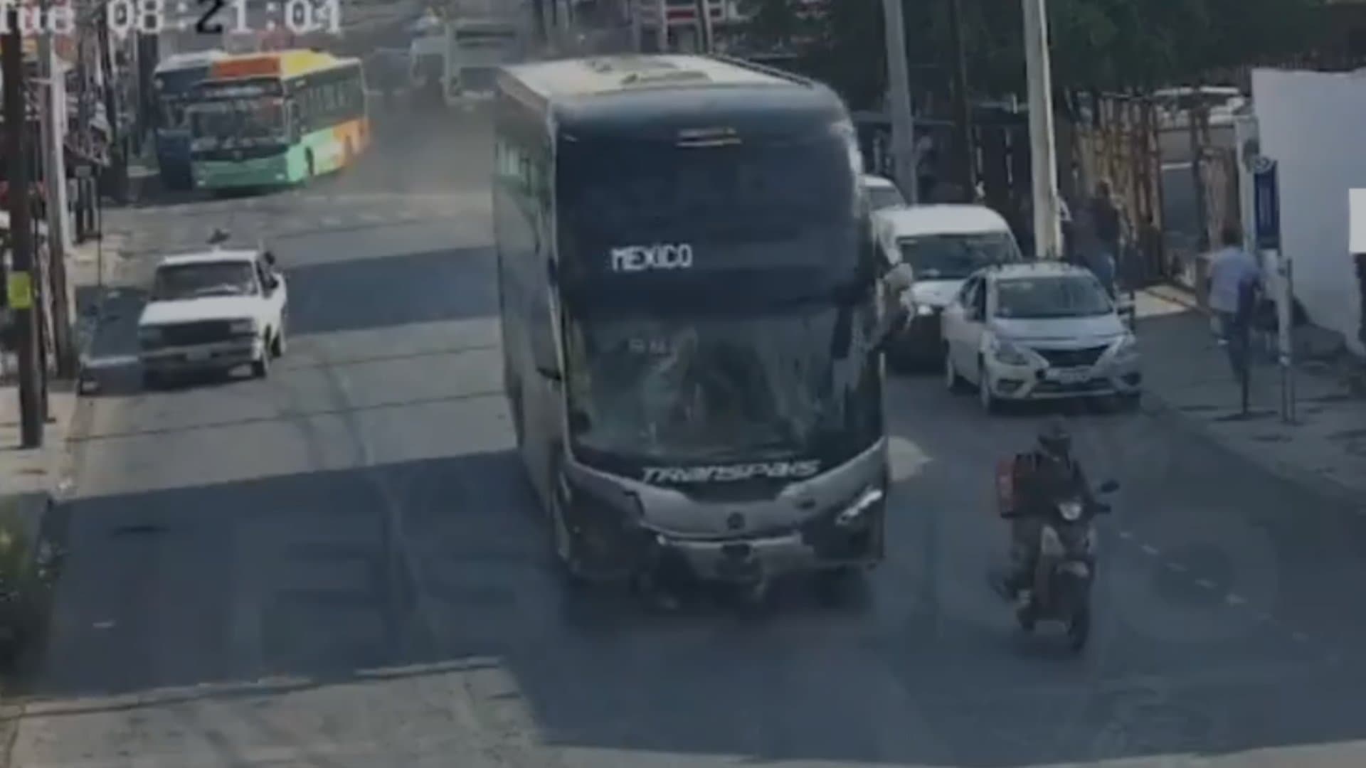 Fuerte choque deja nueve lesionados y provoca intensa movilización de rescatistas