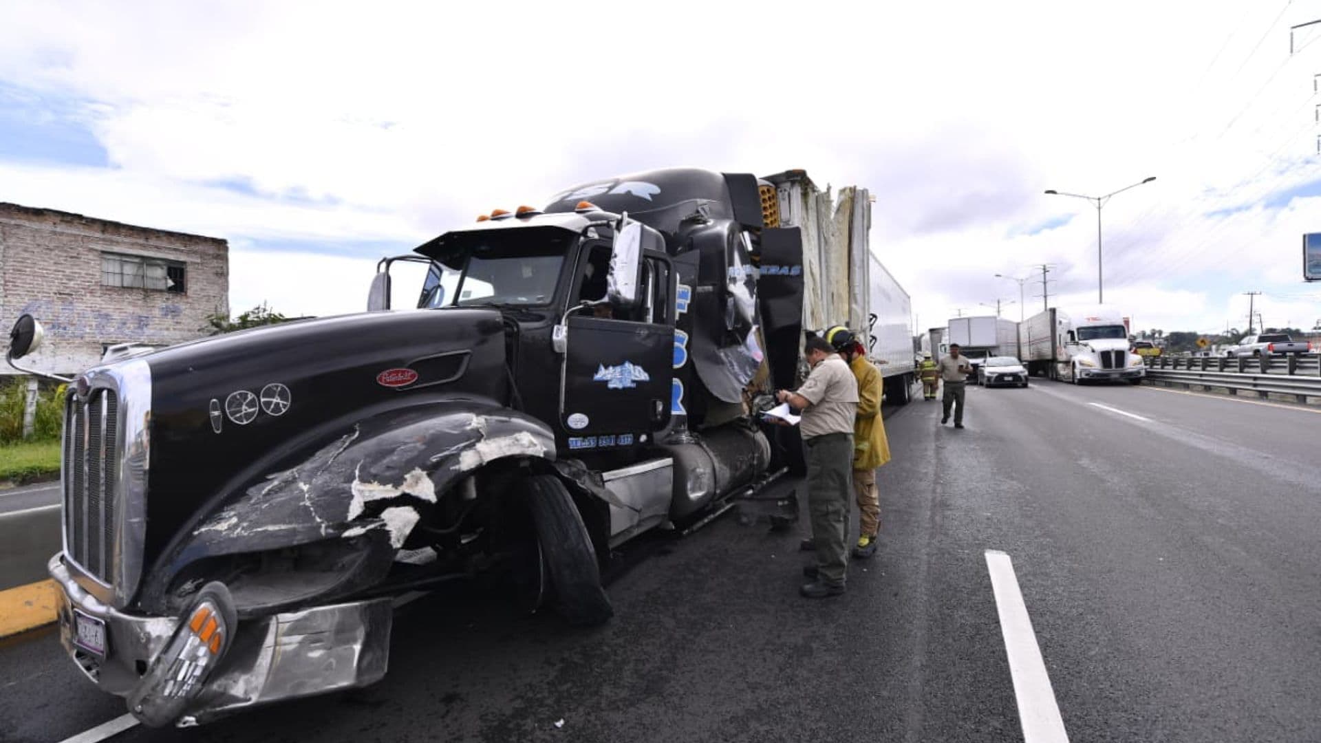 Choque en autopista Zapotlanejo