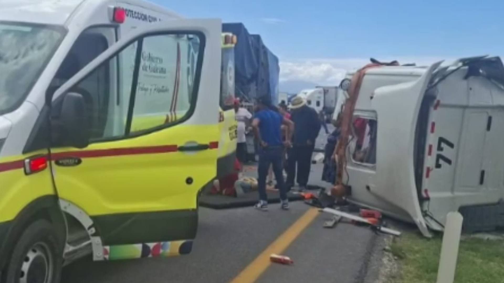 Conductor de Tráiler Sale Ileso de Aparatoso Choque en Galeana, NL