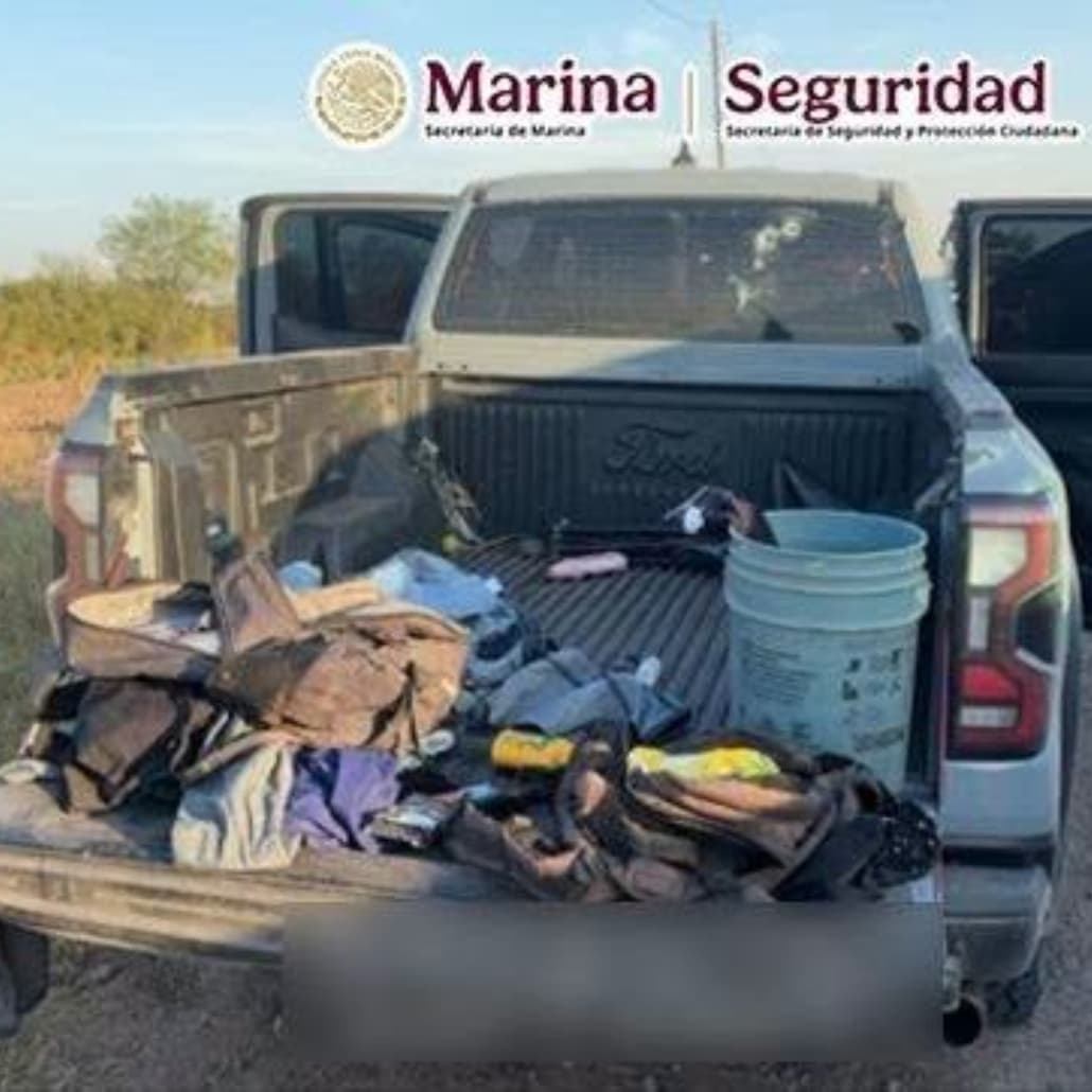 Vehículos y armamento decomisado tras abatimiento de Chuy Peñuelas, en Sinaloa