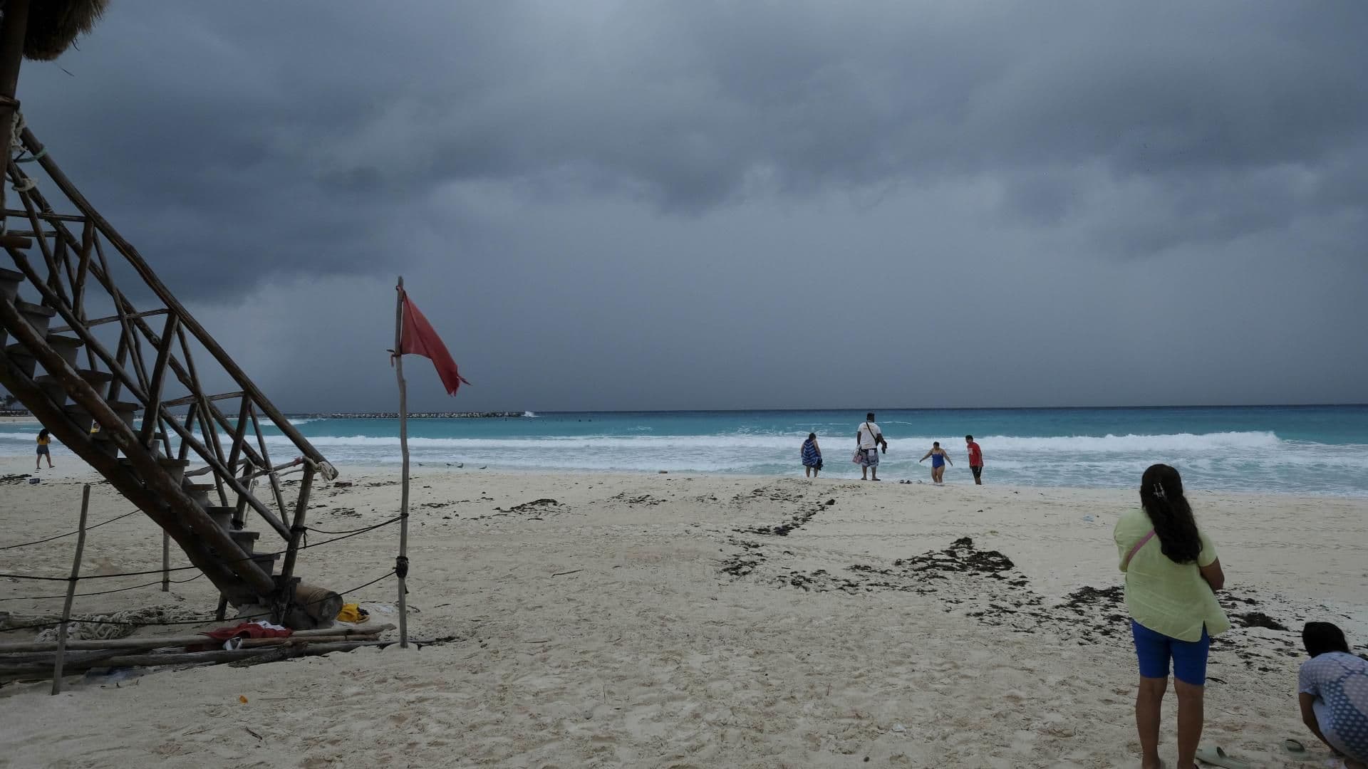 Cielo nublado en playas de Cancún ante cercanía de tormenta Helene en septiembre 2024. Foto: Cuartoscuro | Archivo