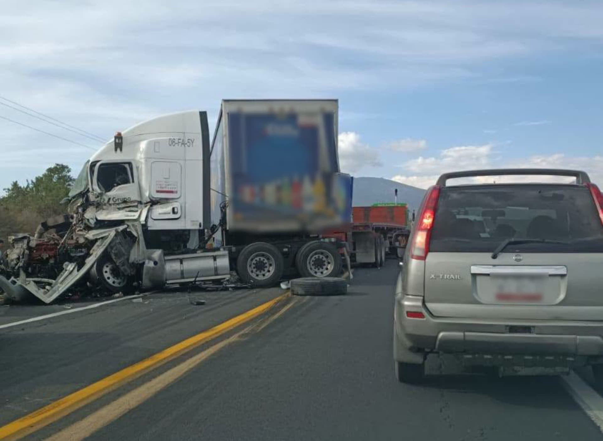 Uno de los operadores resultó lesionado tras el impacto.