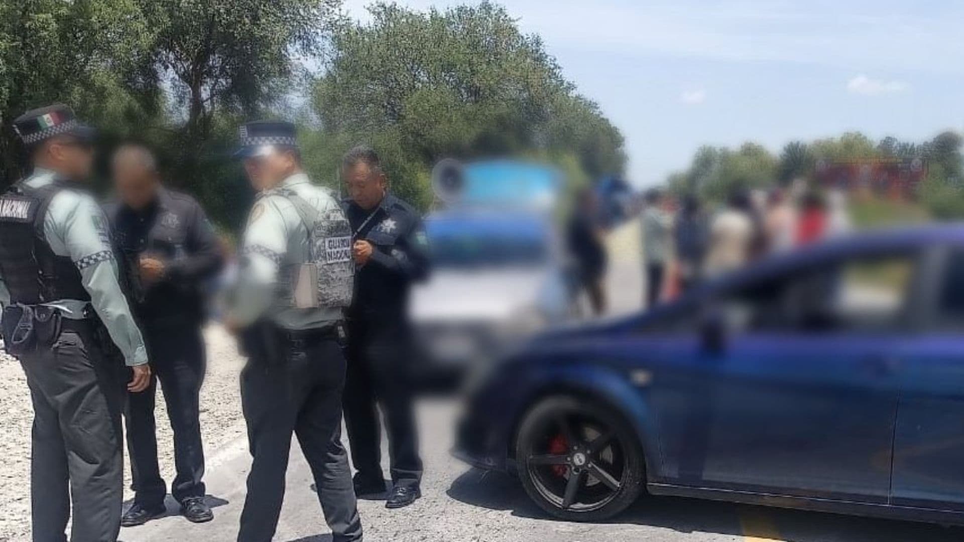 No hay paso en ambos sentidos de la carretera.
