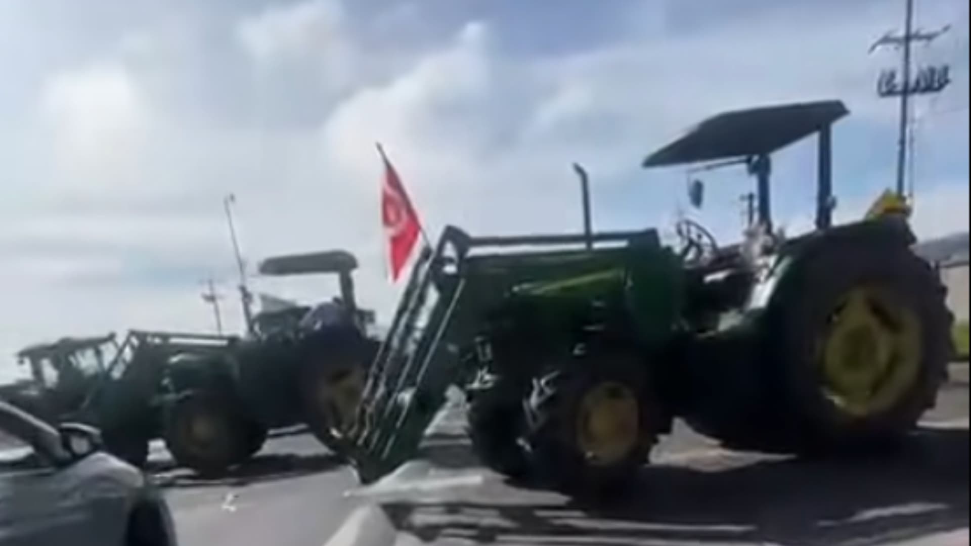 Agricultores Bloquean la Carretera Federal México-Veracruz a la altura de Tlaxcala