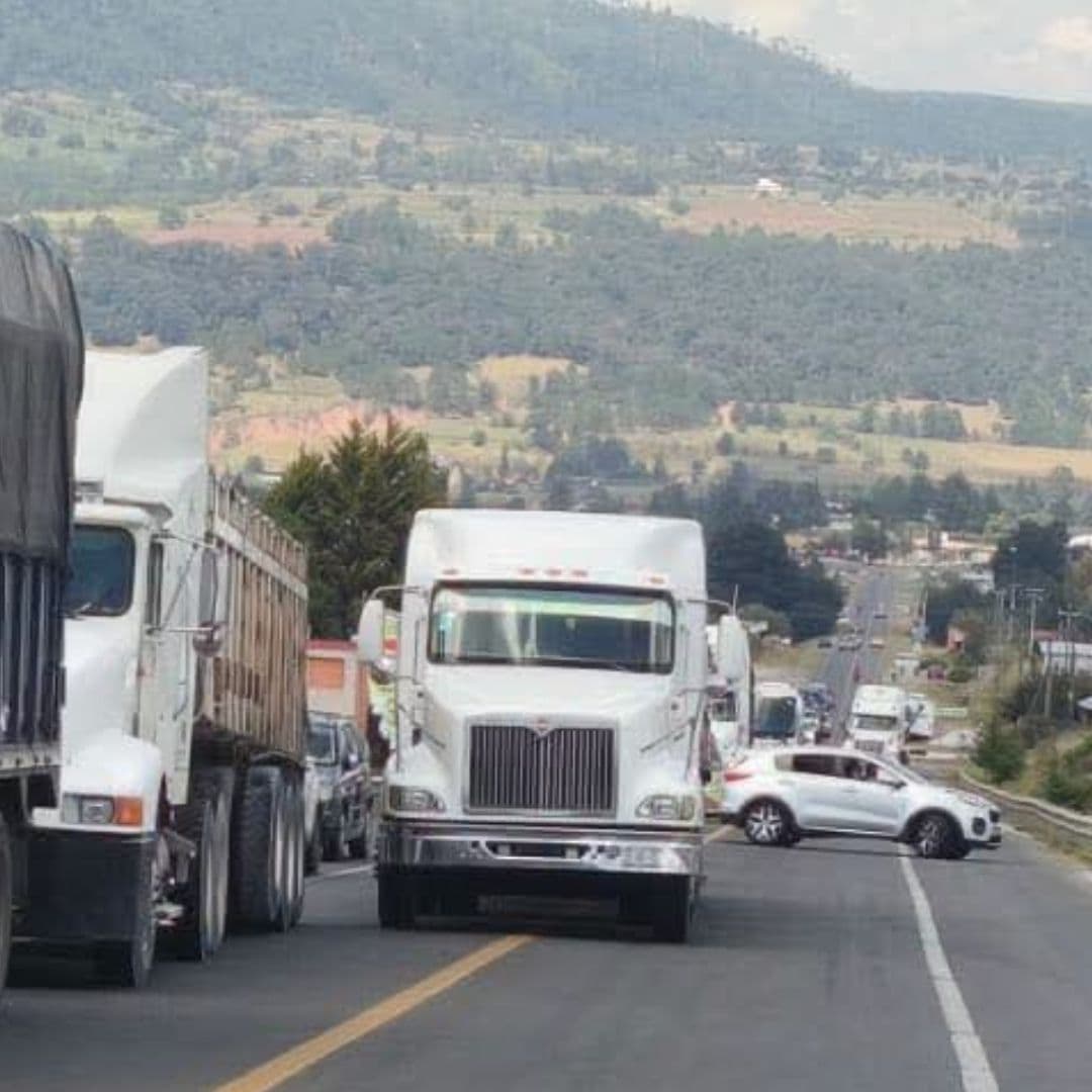 Bloquean Carreteras de Puebla para Exigir Liberación de un Hombre en Zacatlán
