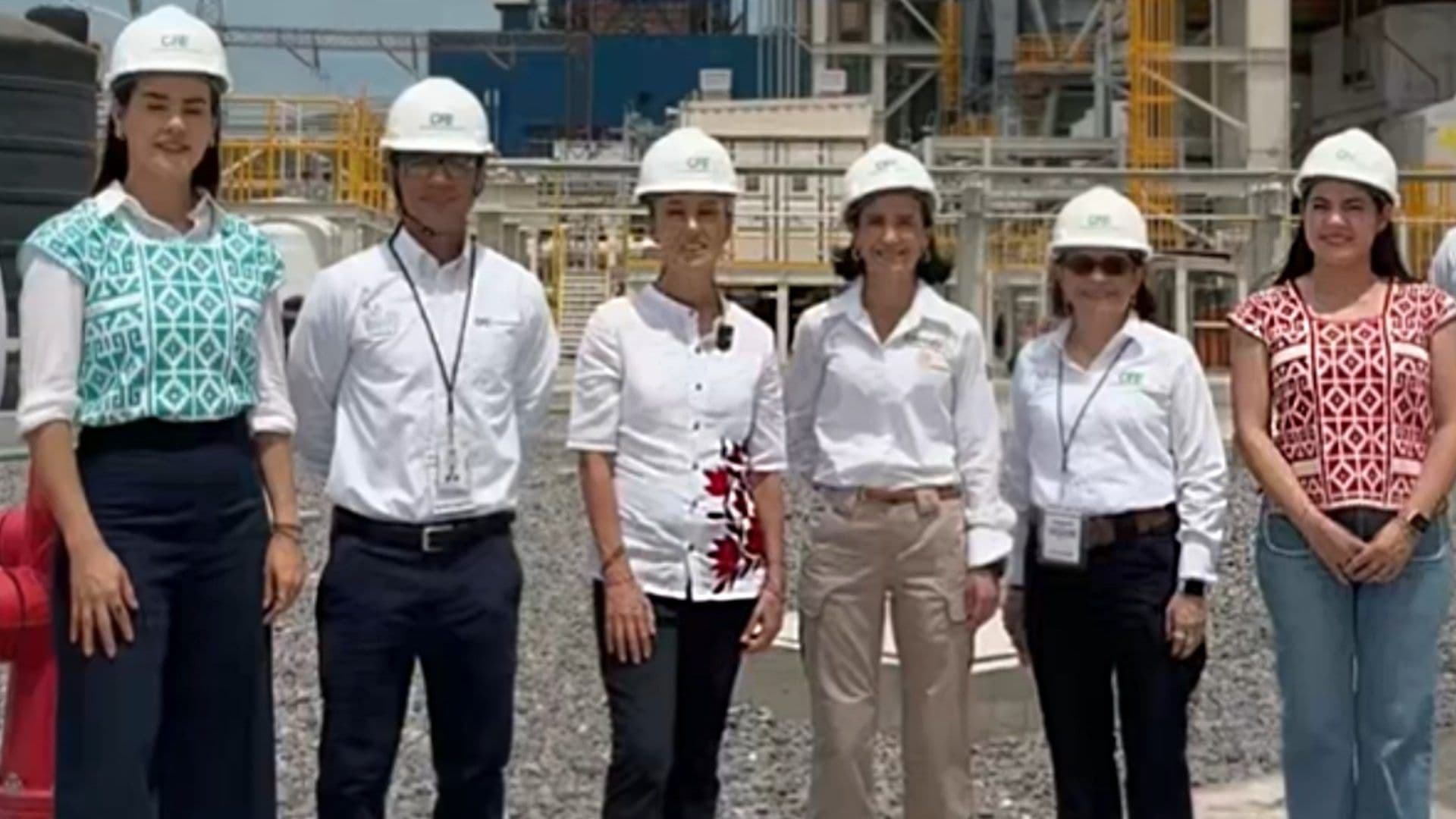 La presidenta visita la central "Manzanillo III" en Colima