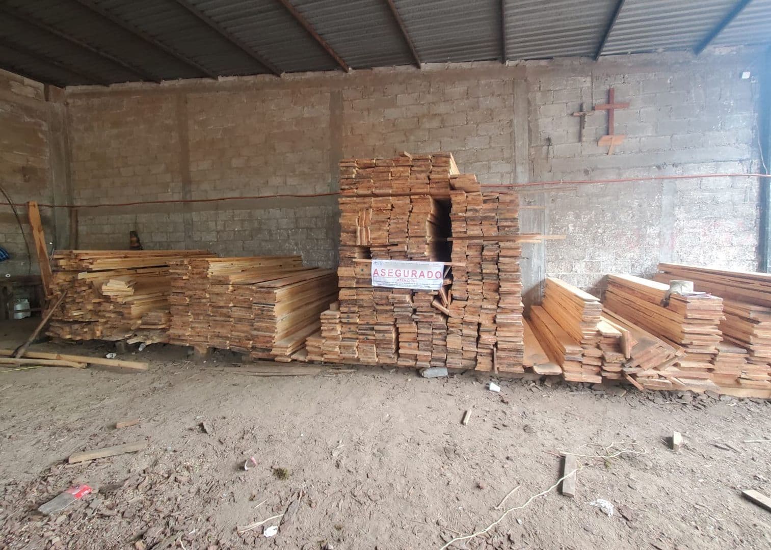 Aseguraron materia prima y maquinaria en Zaragoza, Puebla.