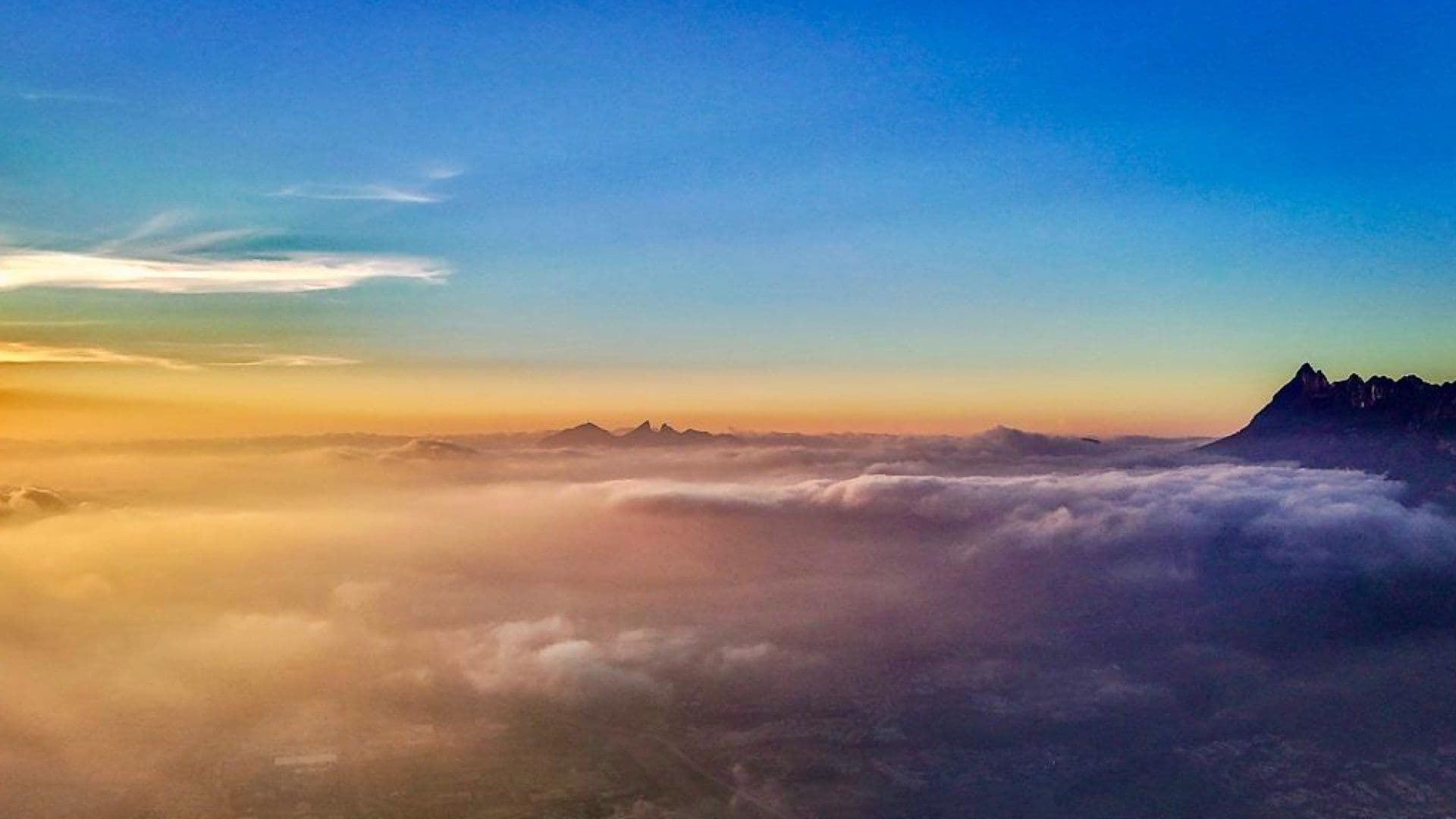 Amanecer en Cerro de la Silla en Monterrey