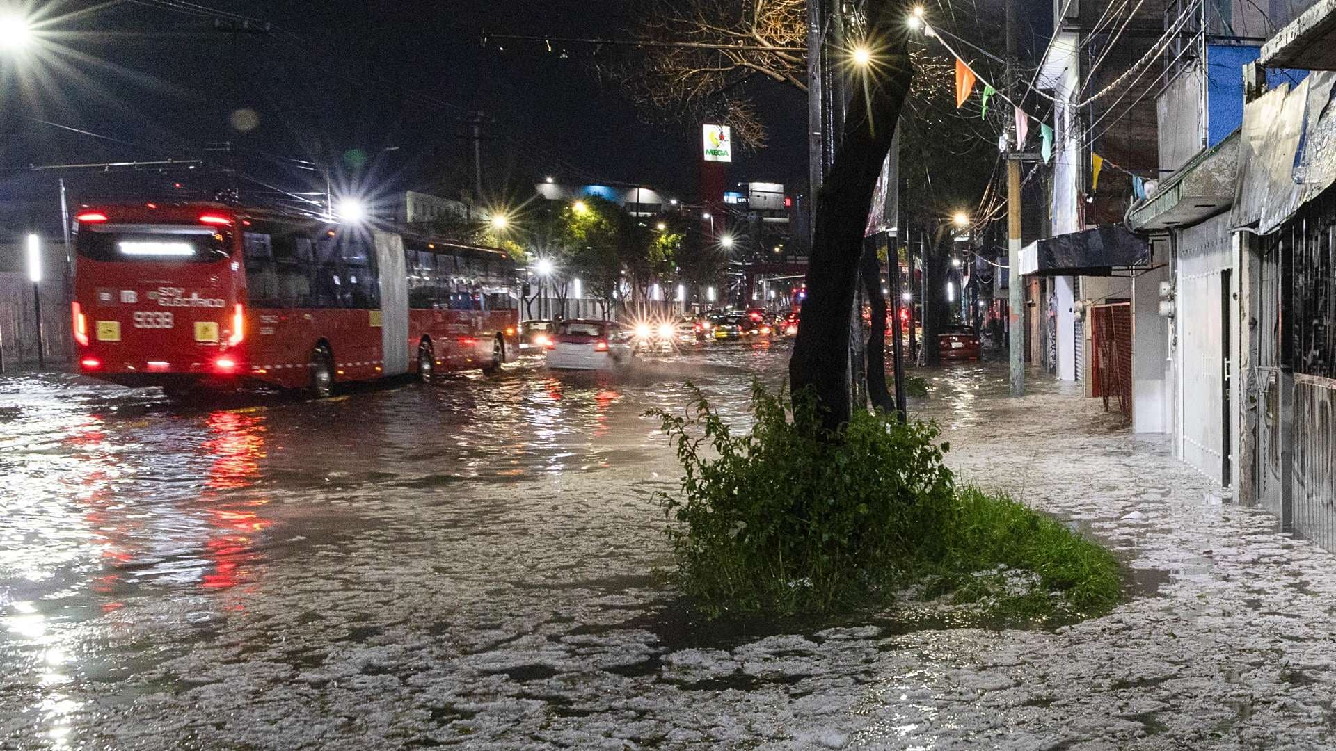 Tormenta con granizo en Iztacalco, CDMX, el 1 de agosto de 2026. Foto: Cuartoscuro