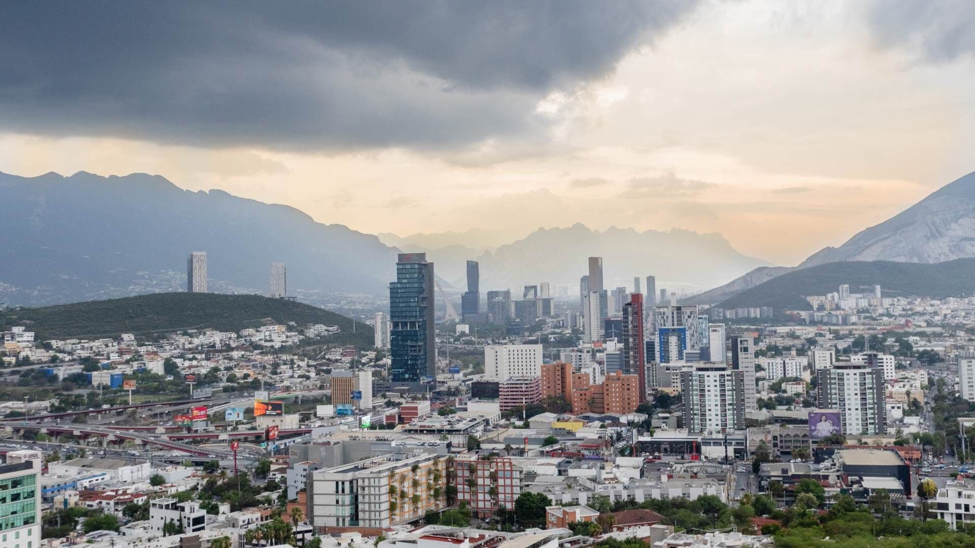 Vista del Área Metropolitana de Monterrey desde el Mirador del Obispado