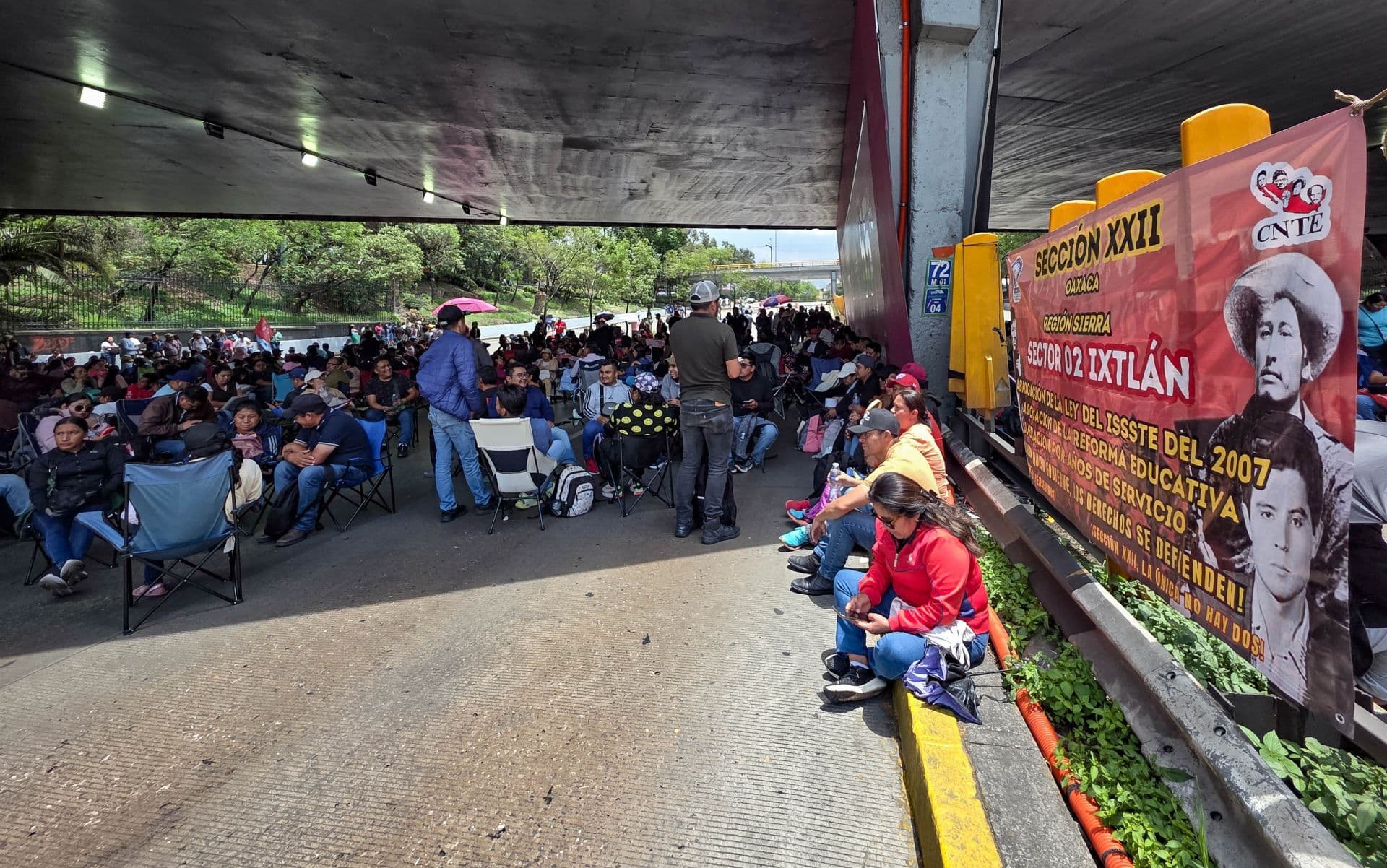 Bloqueo de la CNTE en Circuito Interior, CDMX