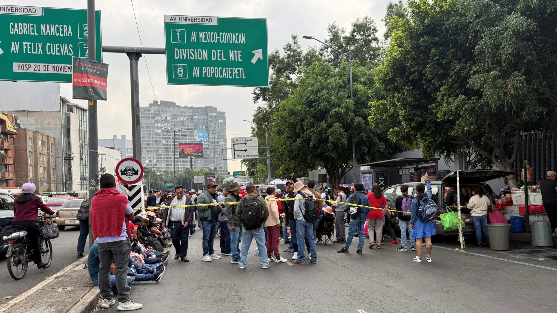 Bloqueo de la CNTE en Avenida Universidad, CDMX