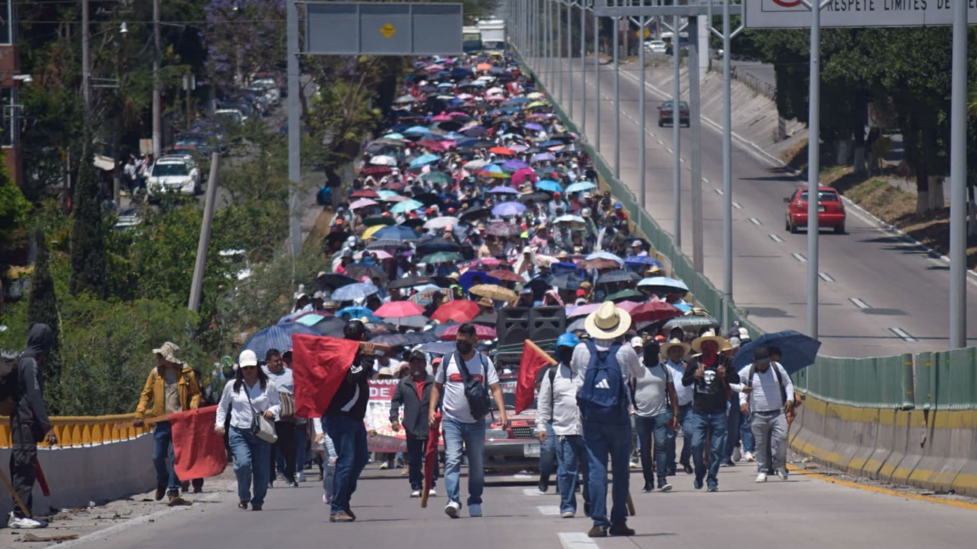 Marcha de la CETEG en la Autopista del Sol