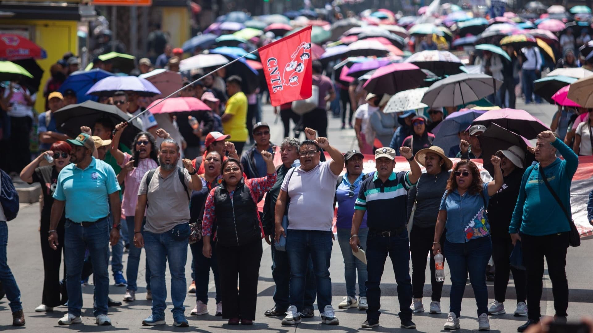 CNTE abandona mesa de diálogo con SEGOB