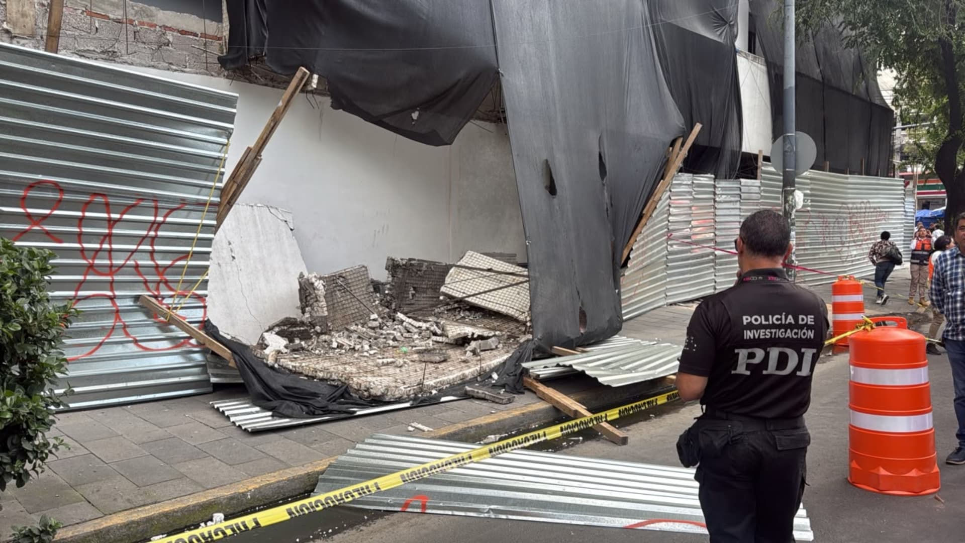 La estructura de la Fiscalía CDMX colapsó y provocó lesiones en al menos dos personas