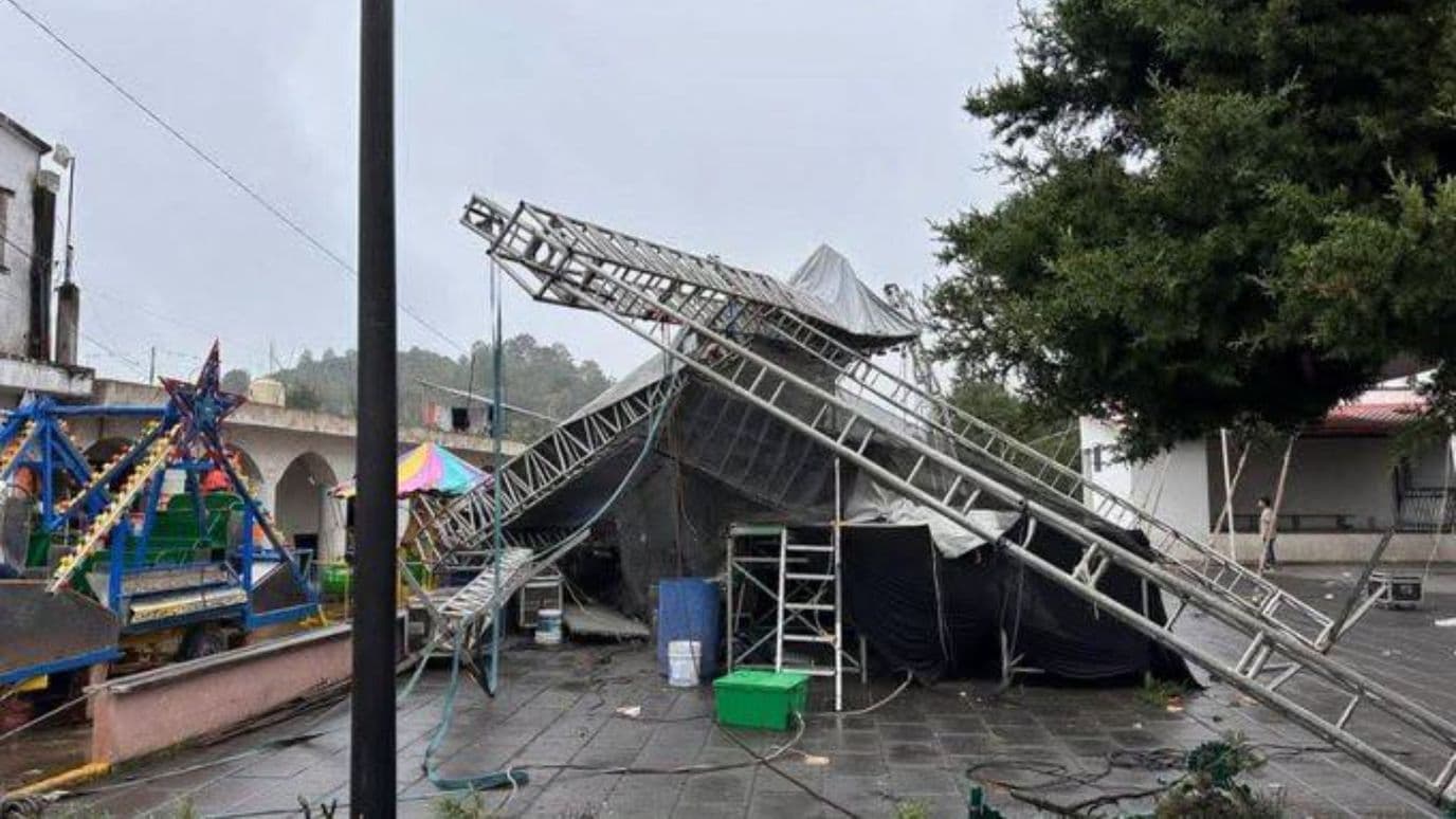 Estructura Concierto Colapsada Feria Patronal Atoluca Teziutlán Sierra Nororiental Puebla
