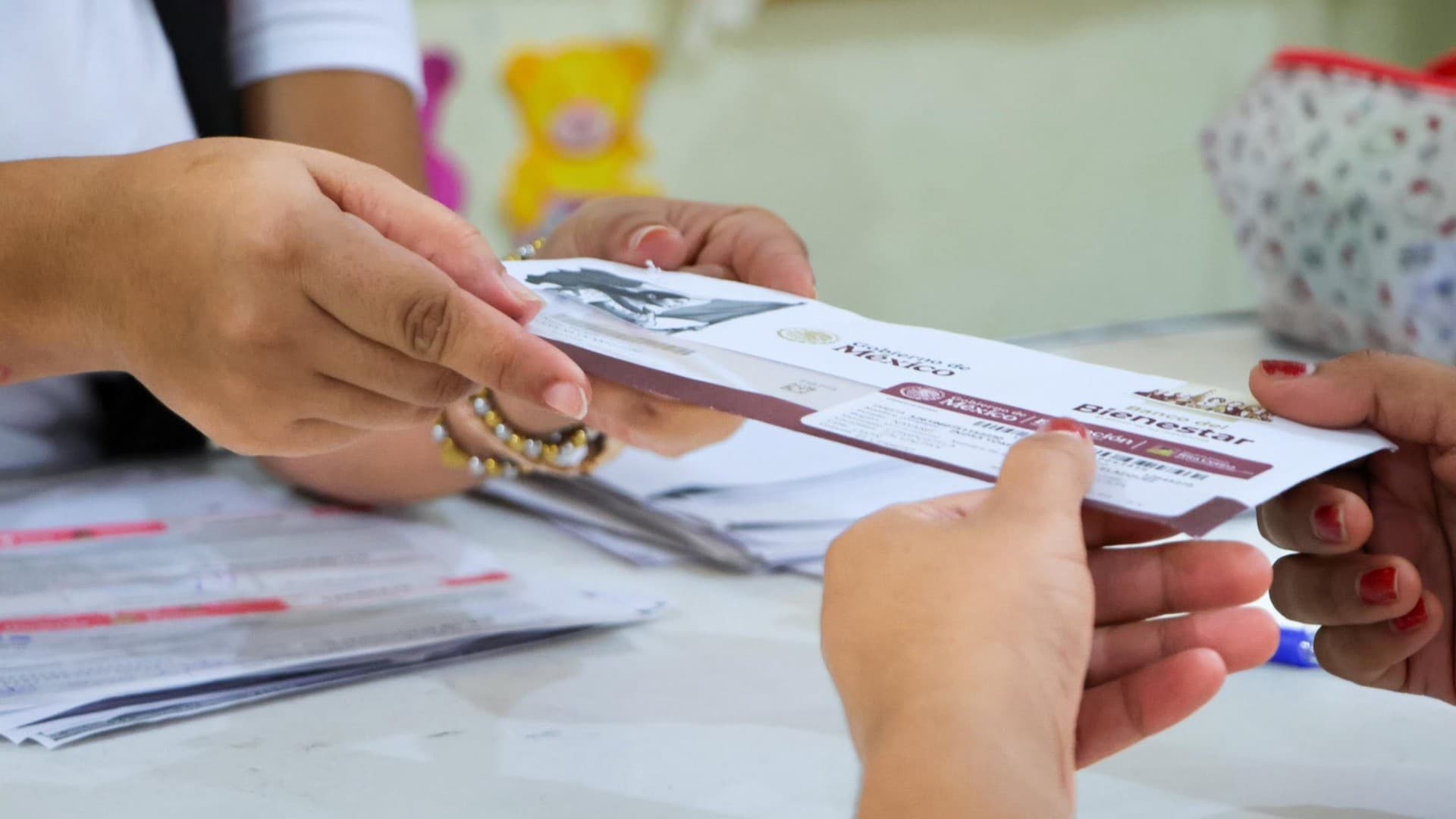 Checa Cómo Activar la Tarjeta del Apoyo de Útiles y Uniformes de la Beca Rita Cetina en Agosto 2026