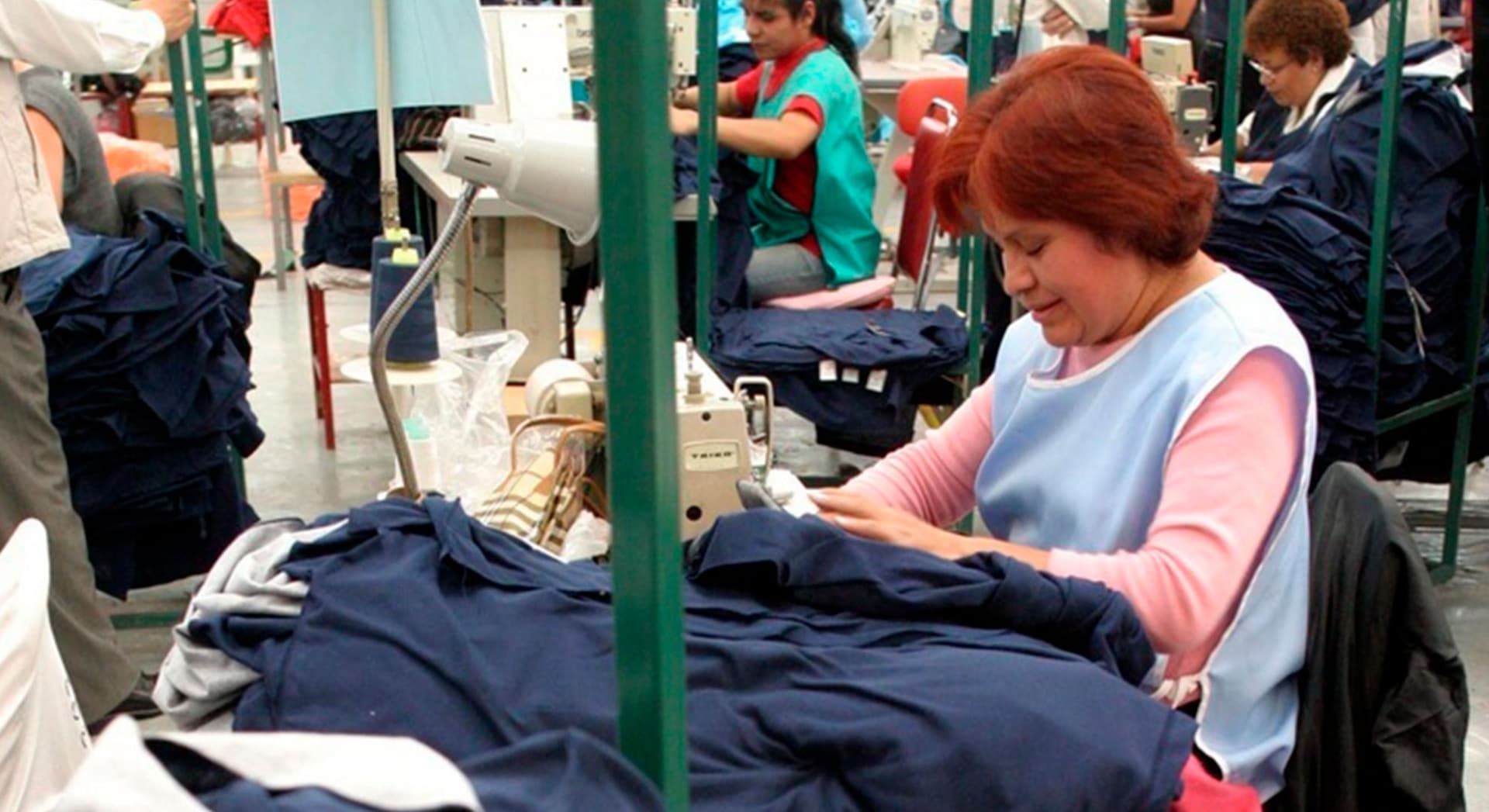 Industria Textil en México: Mujeres Enfrentan Desigualdad Salarial e Informalidad