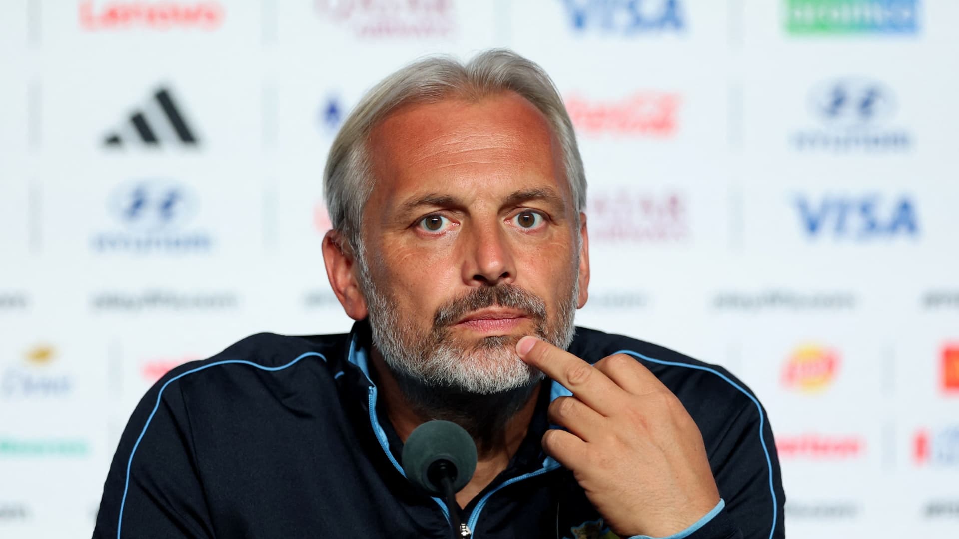 DT de Congo, Sebastian Desabre, Se Entera de Muerte de su Padre en Conferencia tras Perder con Inglaterra