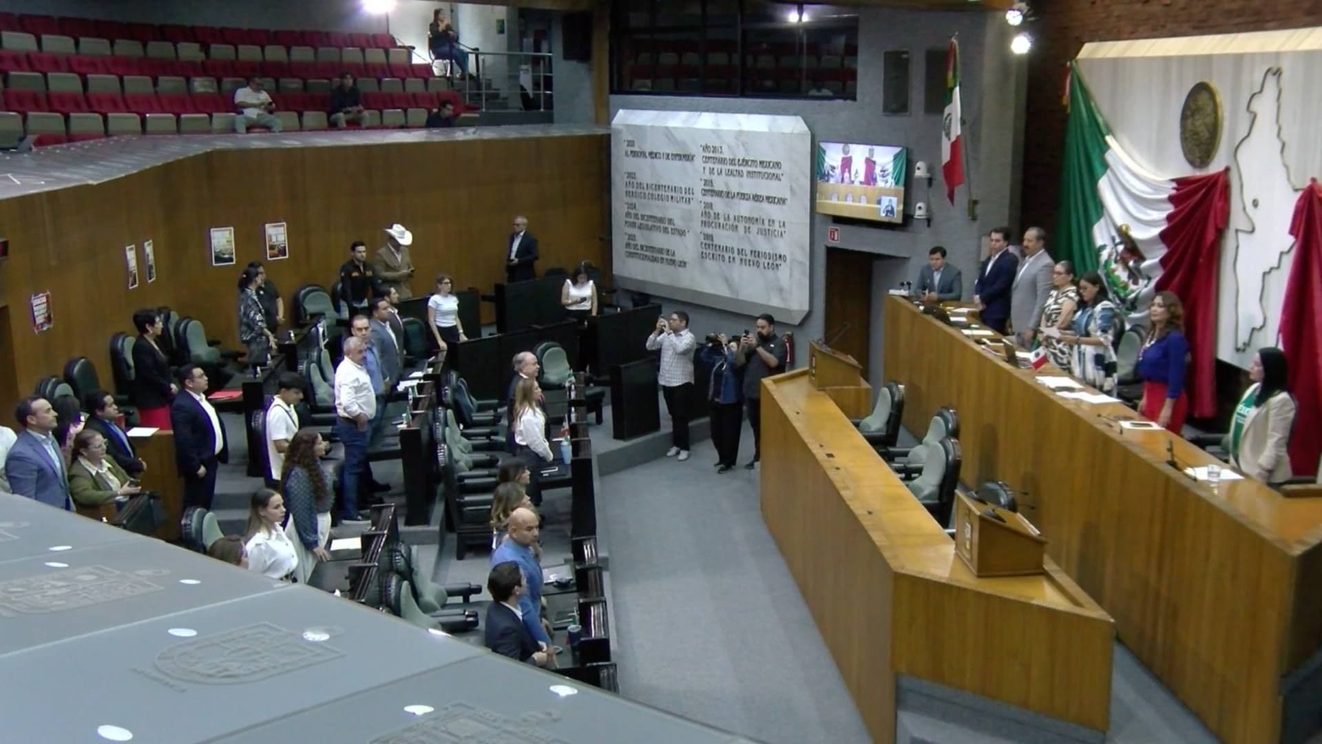 Reducen Edad para Aspirantes a Gubernatura de Nuevo León; Congreso Aprueba Reforma