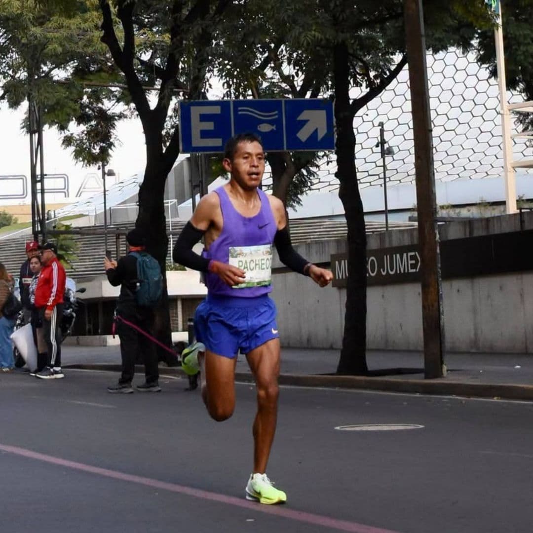 Cristhian Pacheco Gana el XLIII Maratón de la Ciudad de México