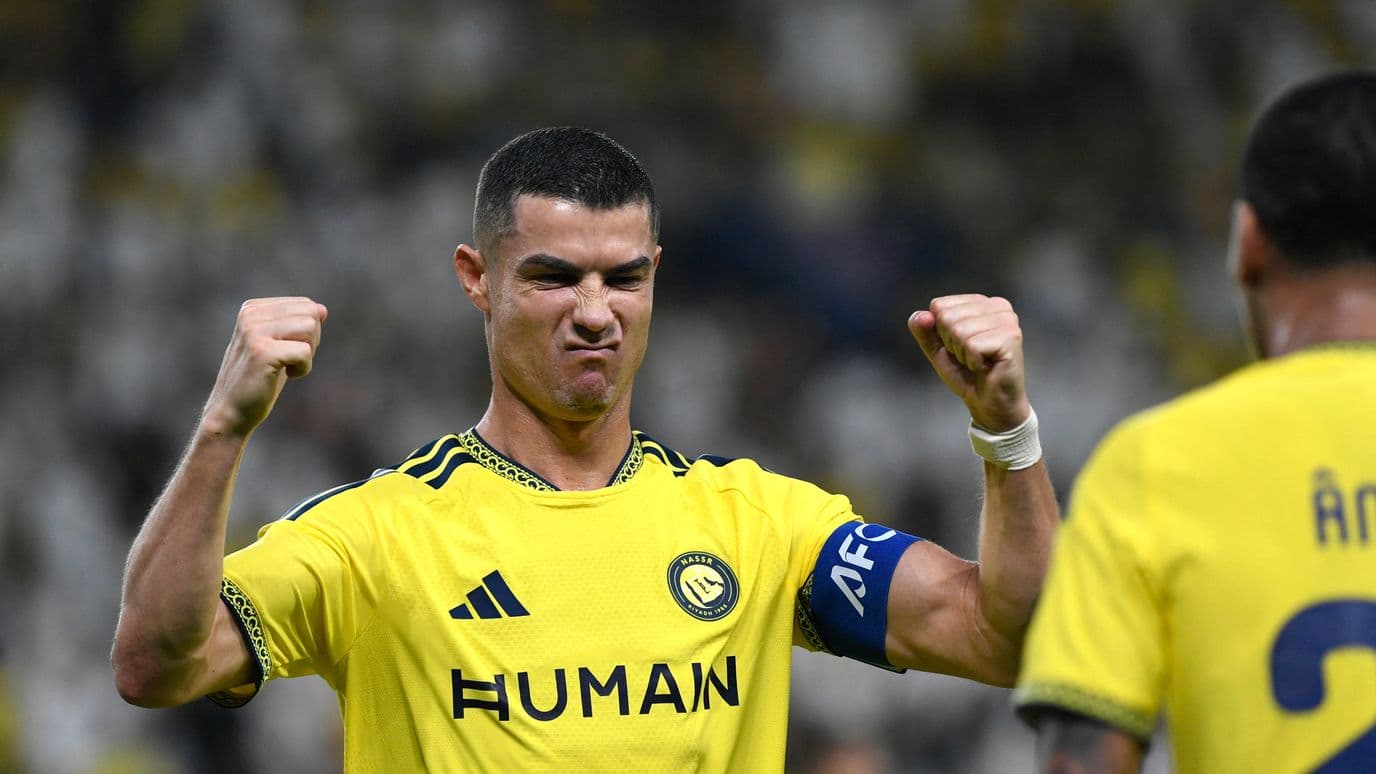 Cristiano Ronaldo realiza expresión con puños levantados