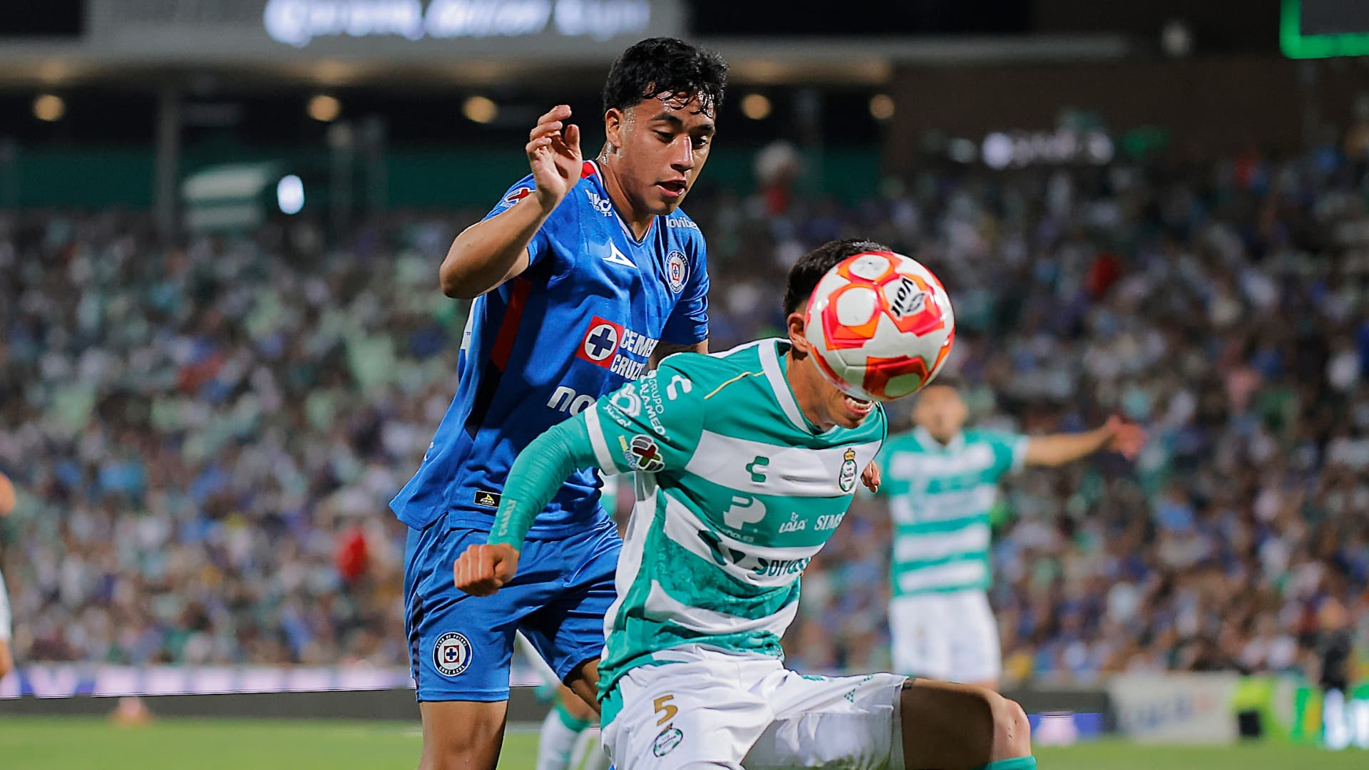 Cruz Azul va por una victoria ante Santos en el Estadio Banorte