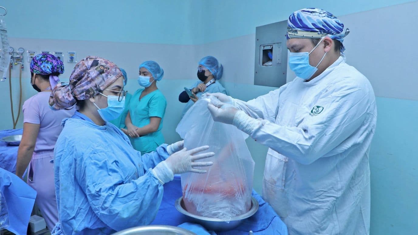 Conoce cuánto Gana un Médico y un Enfermero en 2026