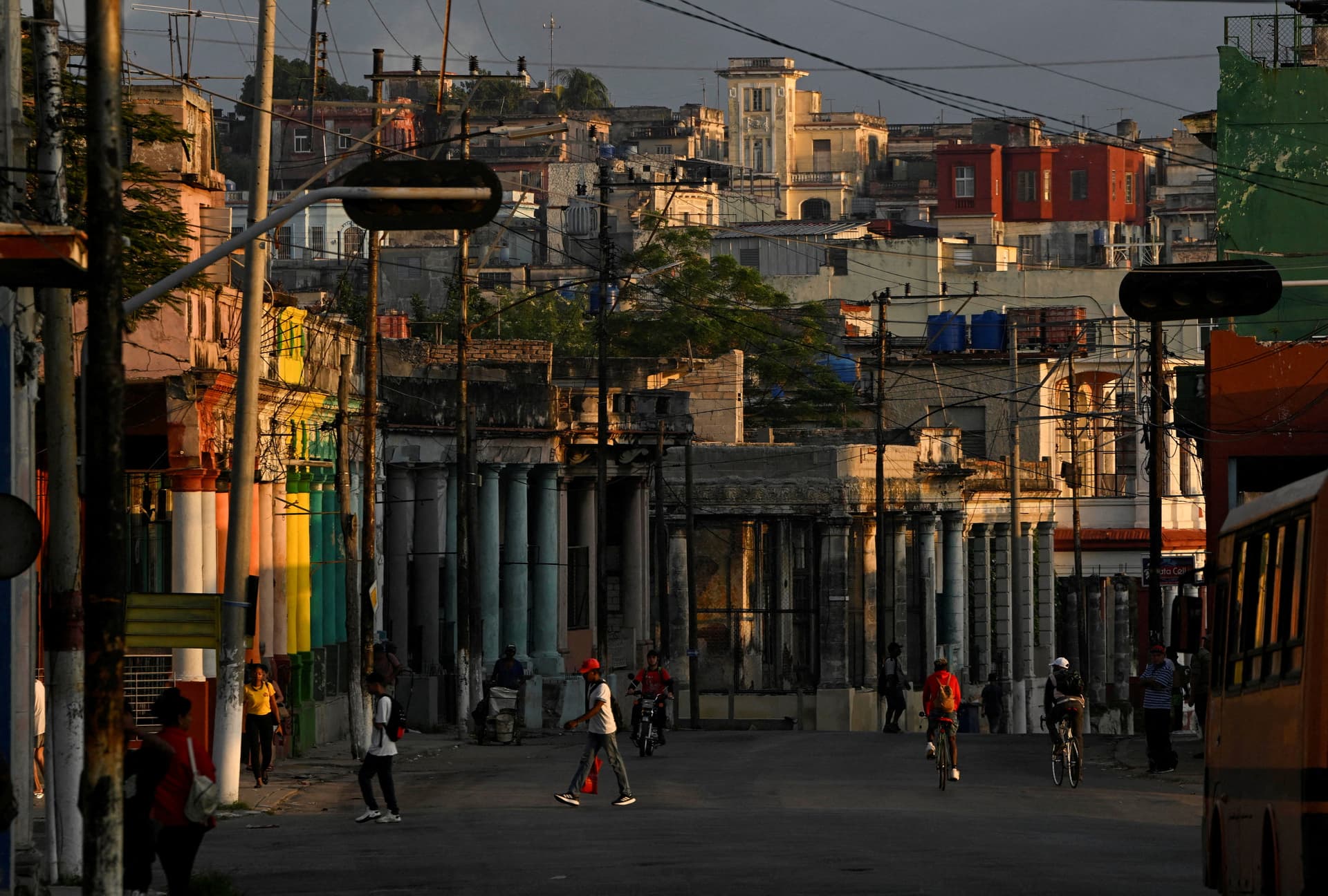 Nuevo Apagón en Cuba Hoy: Reportan Desconexión Total del Sistema Eléctrico Nacional