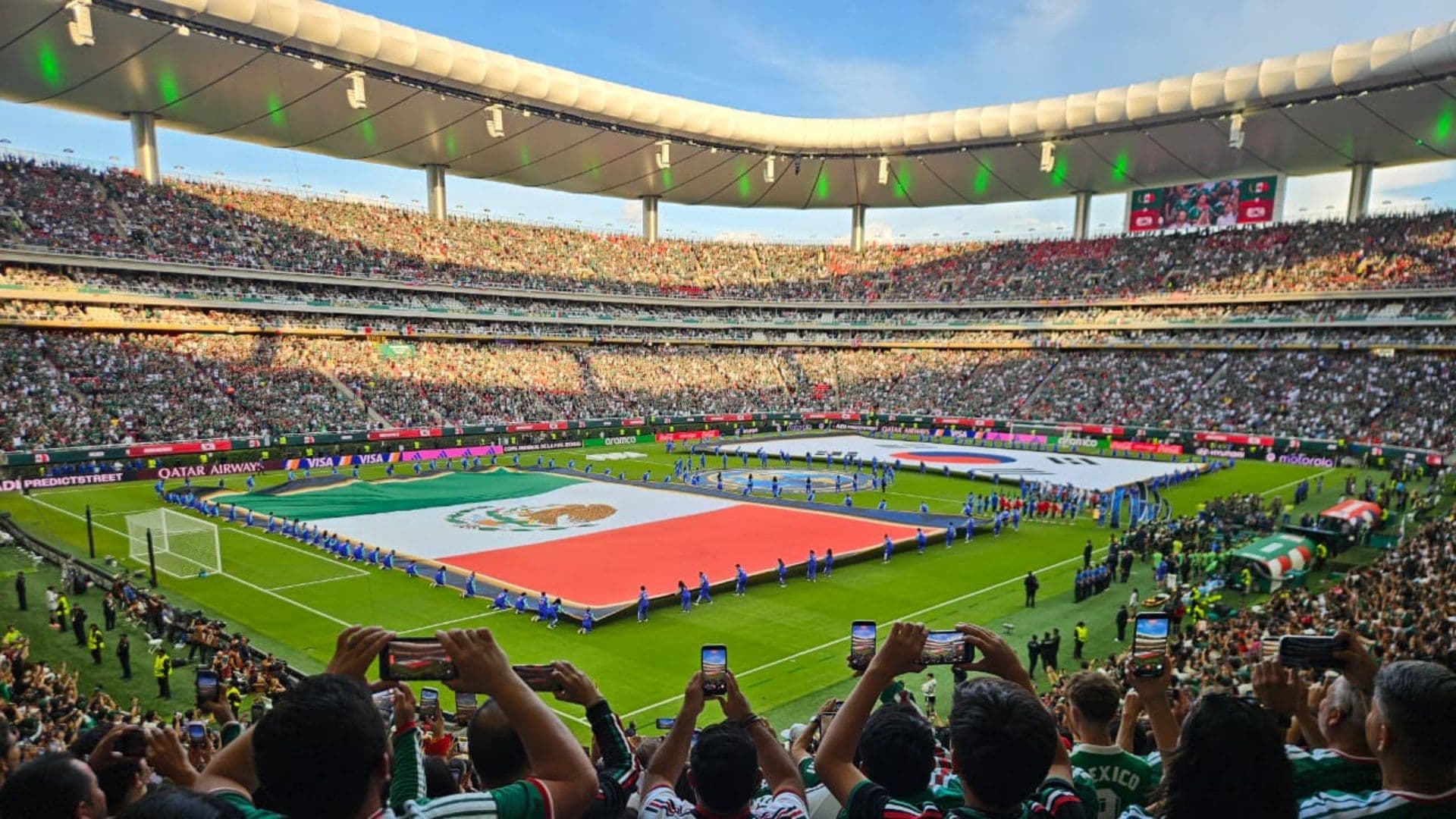 DEFENSA participa en show aéreo en el partido México vs Corea del Sur