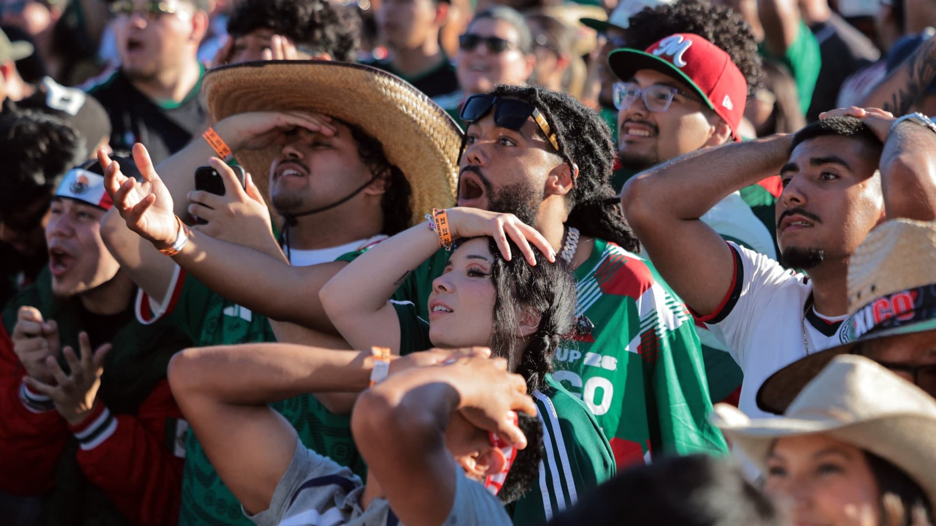 Aficionados durante el partido México vs Inglaterra
