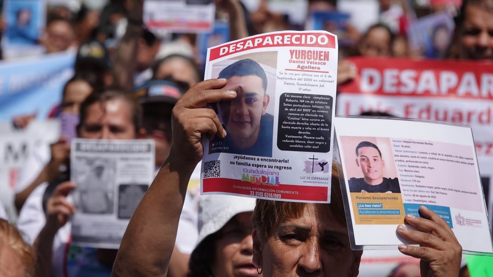 Colectivos de búsqueda de Jalisco se dieron cita en la Glorieta de las y los desaparecidos, en la CDMX.