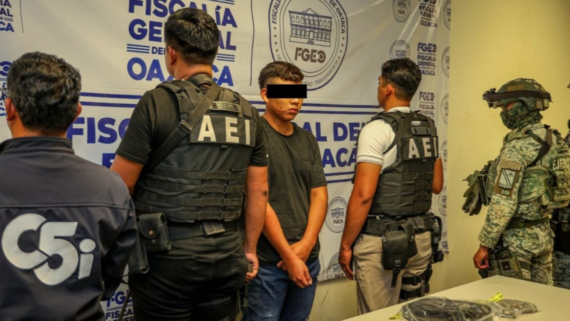 Detiene a "El 07" Presunto Autor Material de Asesinato del Expresidente Municipal de San Juan Cacahuatepec