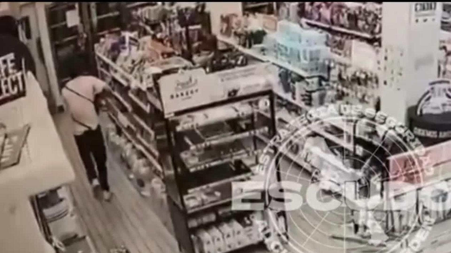 Detienen a ladrón con droga  en Col. Martinez en Monterrey