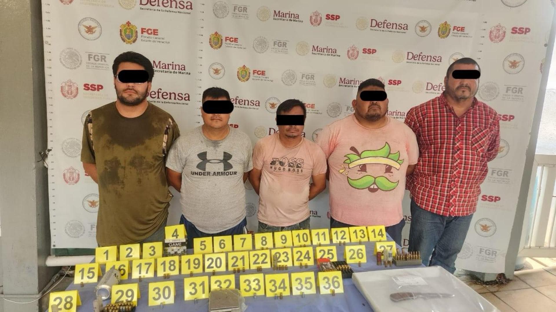 Detenidos tras cateo en presunto punto de venta de droga en el sur de Veracruz